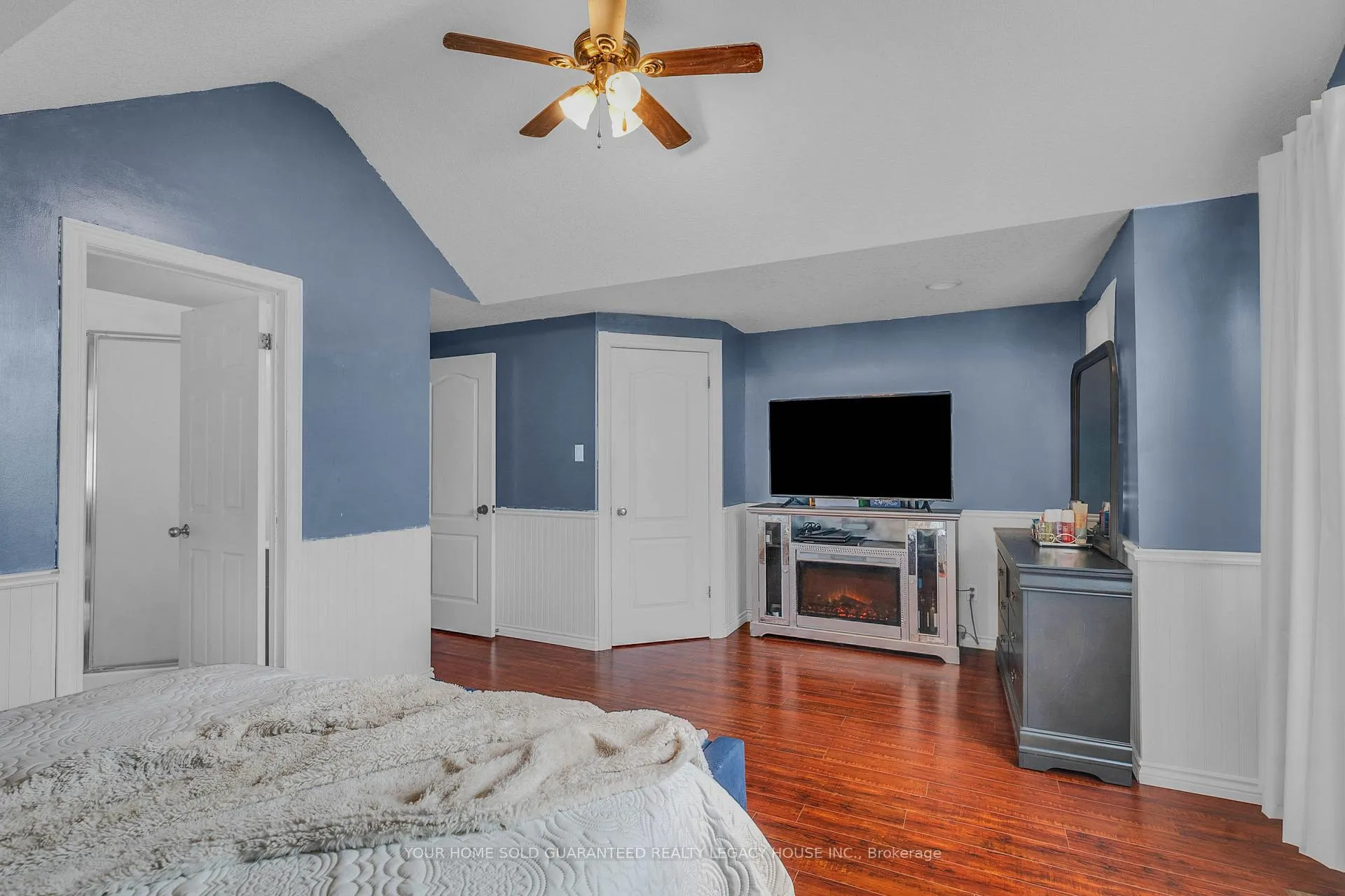 Photo 18 of 29 Cameron Court, Orangeville — HOMEH