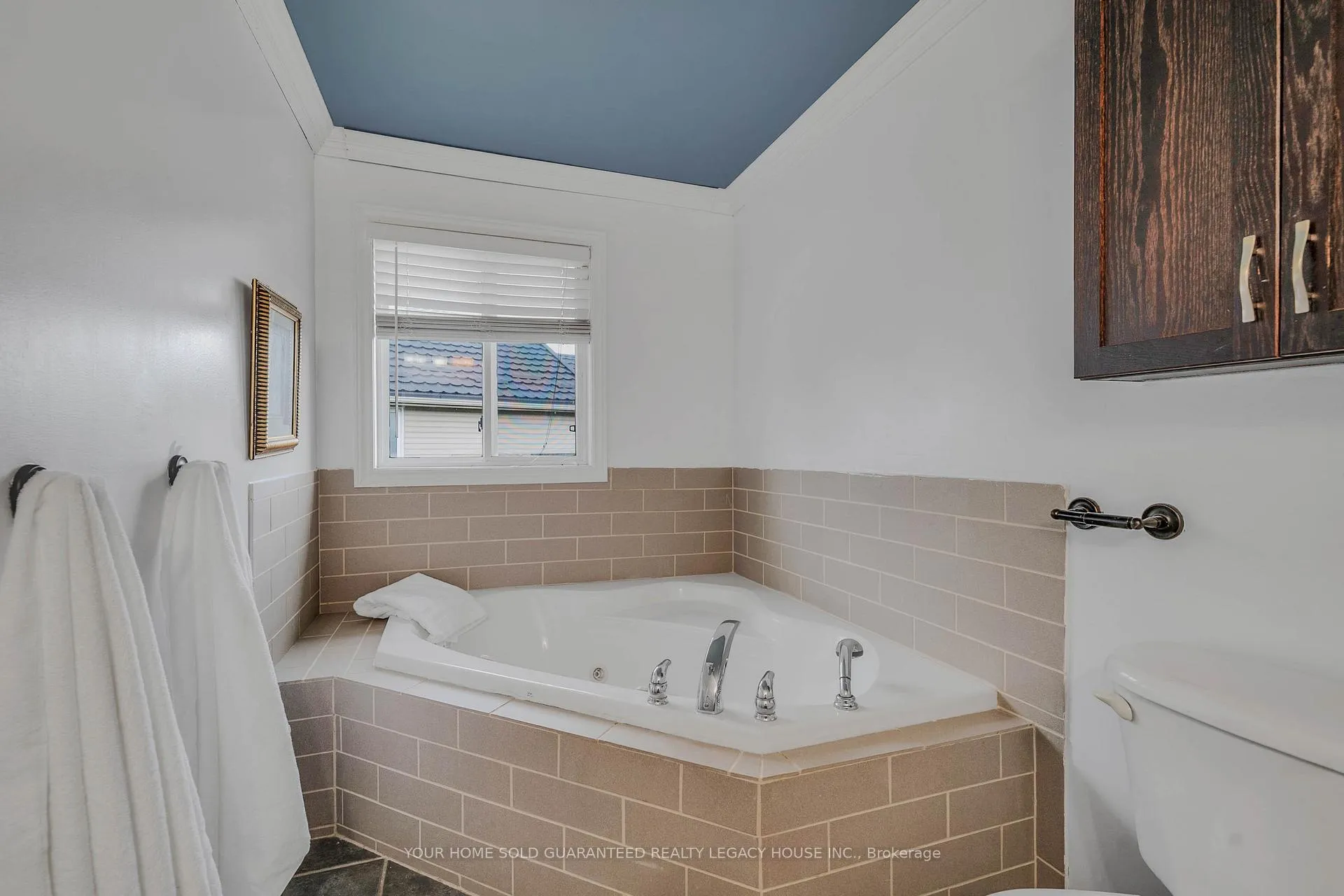 Photo 20 of 29 Cameron Court, Orangeville — HOMEH