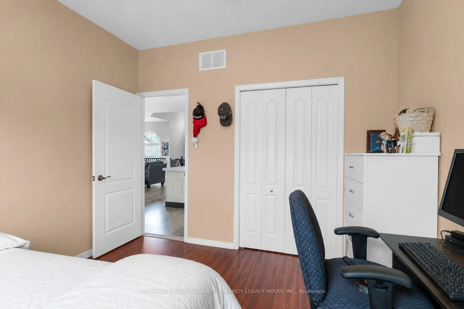 Photo 22 of 29 Cameron Court, Orangeville — HOMEH
