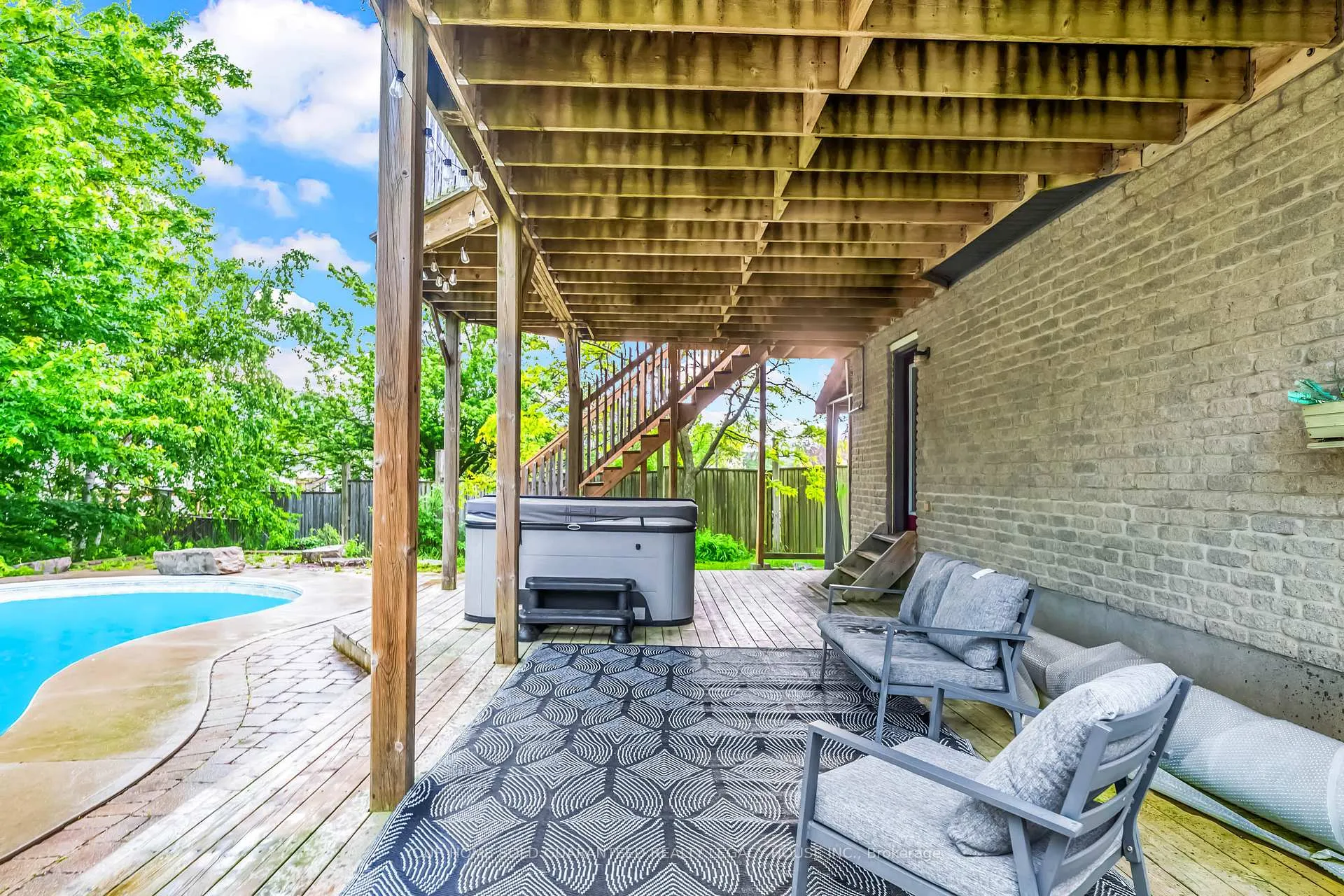 Photo 36 of 29 Cameron Court, Orangeville — HOMEH
