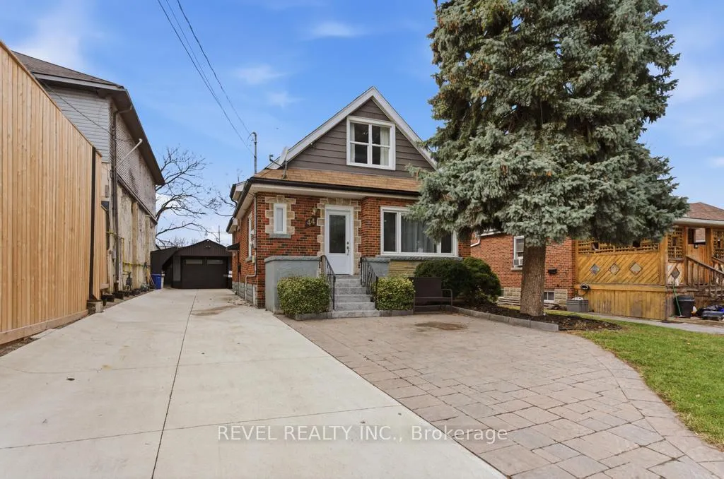 Photo 3 of 44 Jefferson Avenue, Hamilton, Bartonville — HOMEH