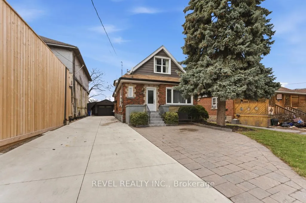 Photo 4 of 44 Jefferson Avenue, Hamilton, Bartonville — HOMEH