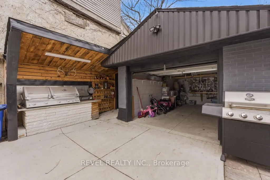 Photo 10 of 44 Jefferson Avenue, Hamilton, Bartonville — HOMEH