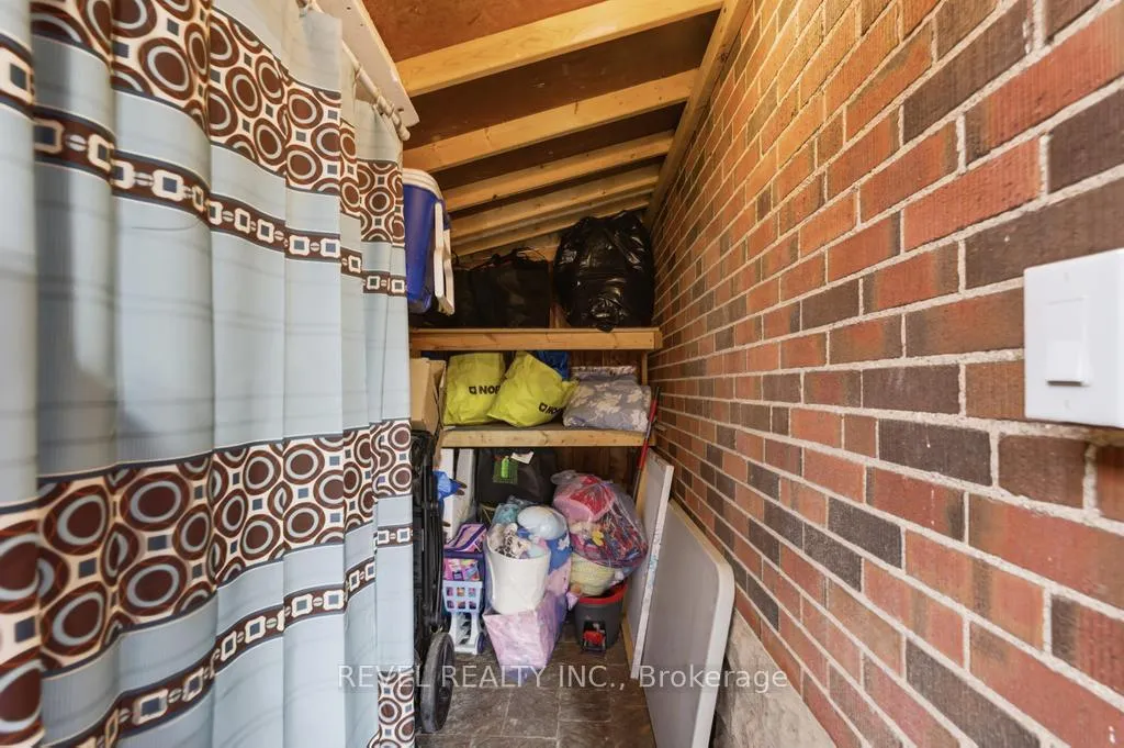Photo 14 of 44 Jefferson Avenue, Hamilton, Bartonville — HOMEH