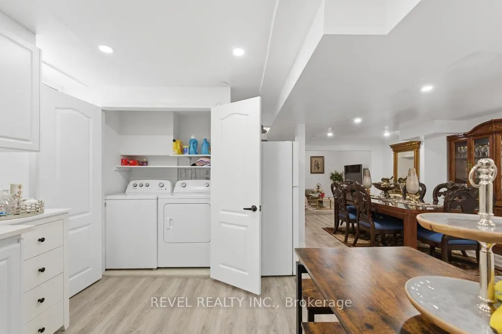 Photo 20 of 44 Jefferson Avenue, Hamilton, Bartonville — HOMEH