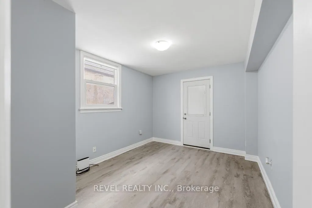 Photo 33 of 44 Jefferson Avenue, Hamilton, Bartonville — HOMEH
