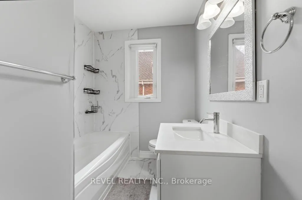 Photo 37 of 44 Jefferson Avenue, Hamilton, Bartonville — HOMEH
