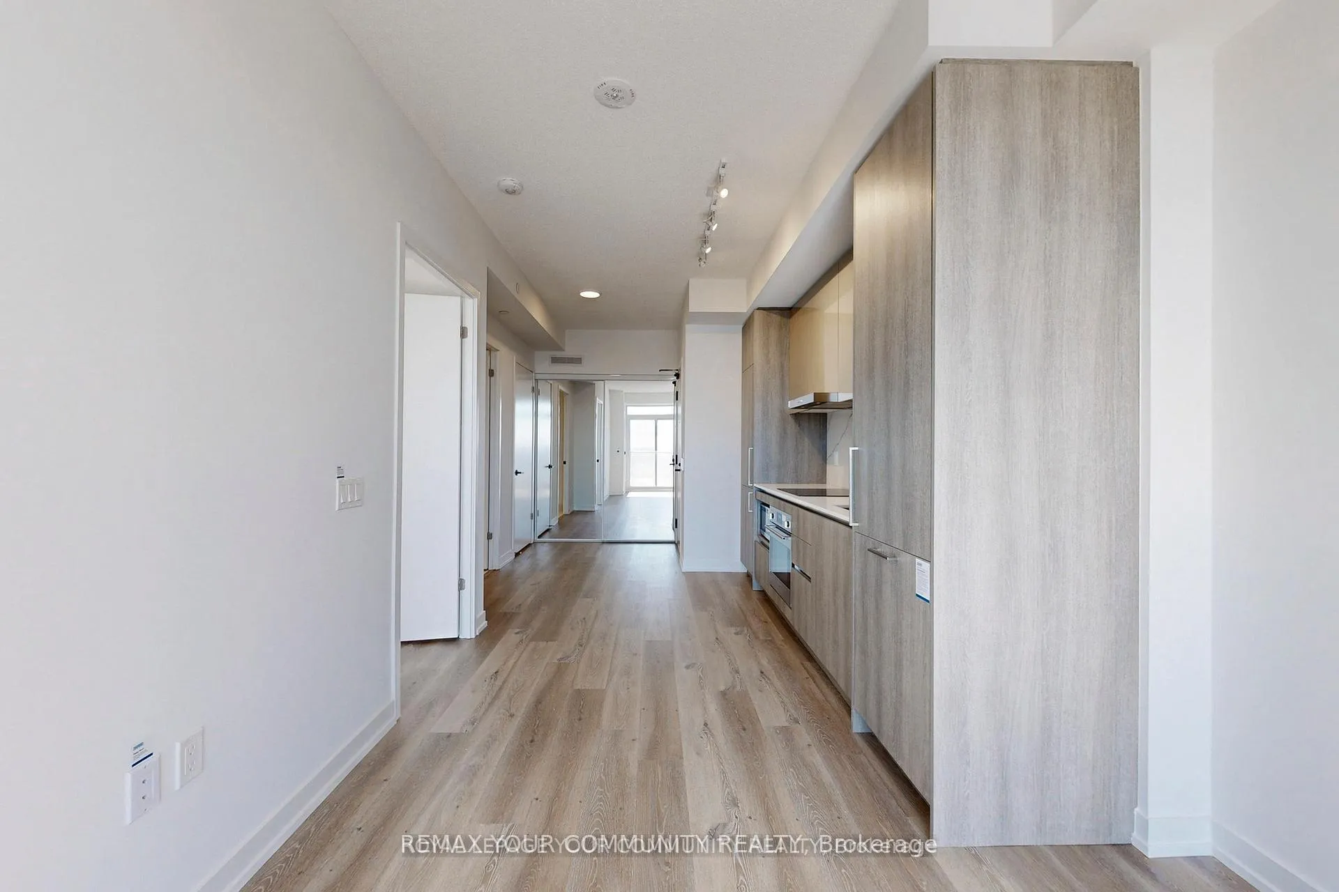 Photo 11 of Unit 2807, 225 Commerce Street, Vaughan, Vaughan Corporate Centre — HOMEH