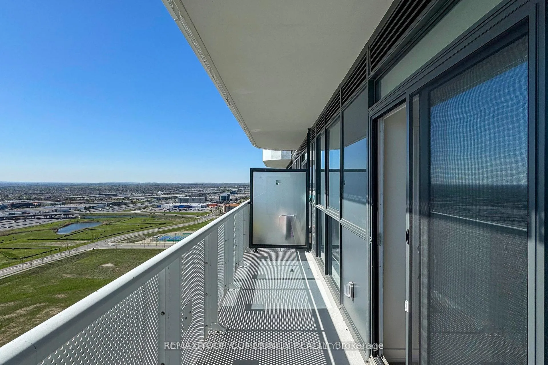 Photo 29 of Unit 2807, 225 Commerce Street, Vaughan, Vaughan Corporate Centre — HOMEH