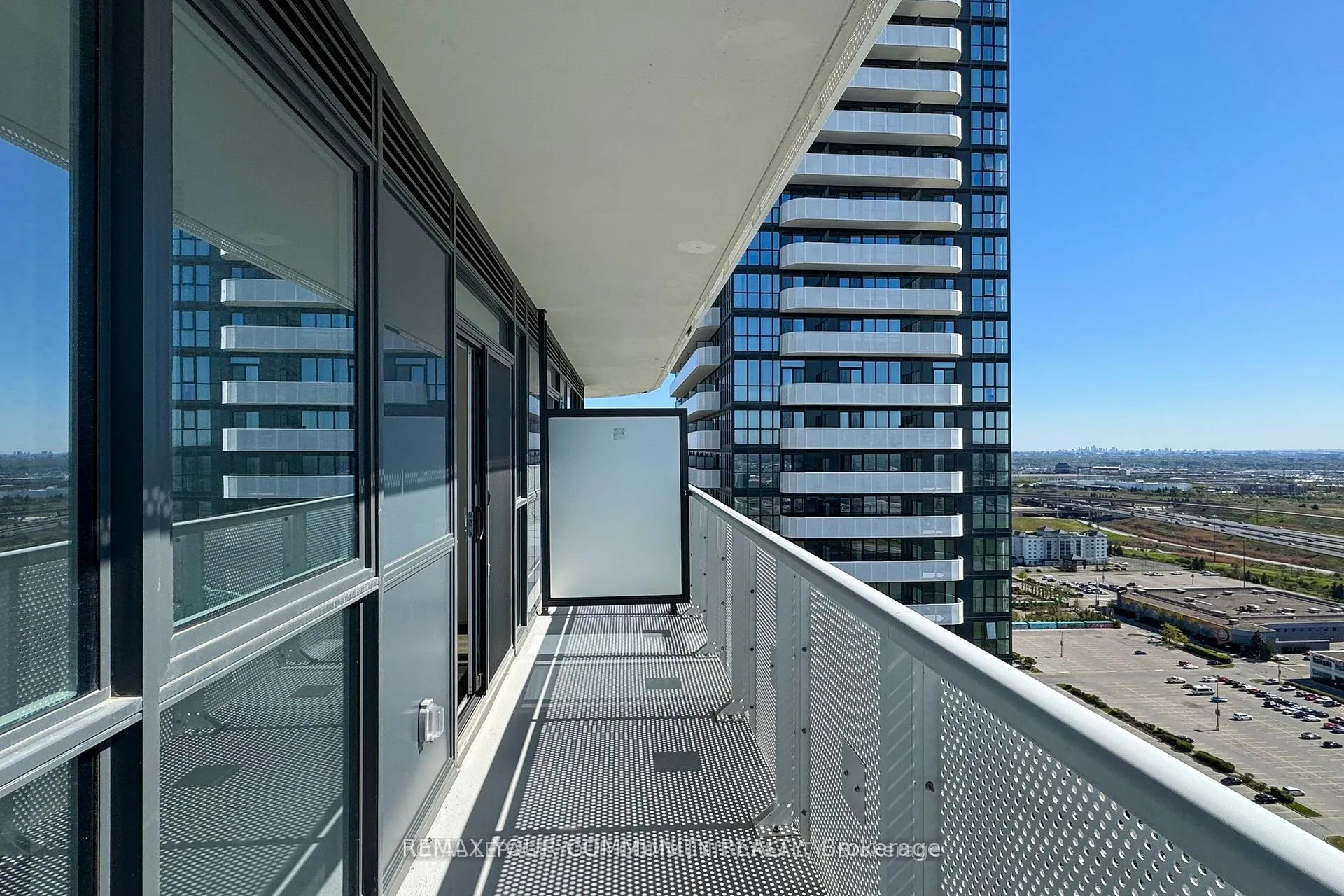 Photo 31 of Unit 2807, 225 Commerce Street, Vaughan, Vaughan Corporate Centre — HOMEH