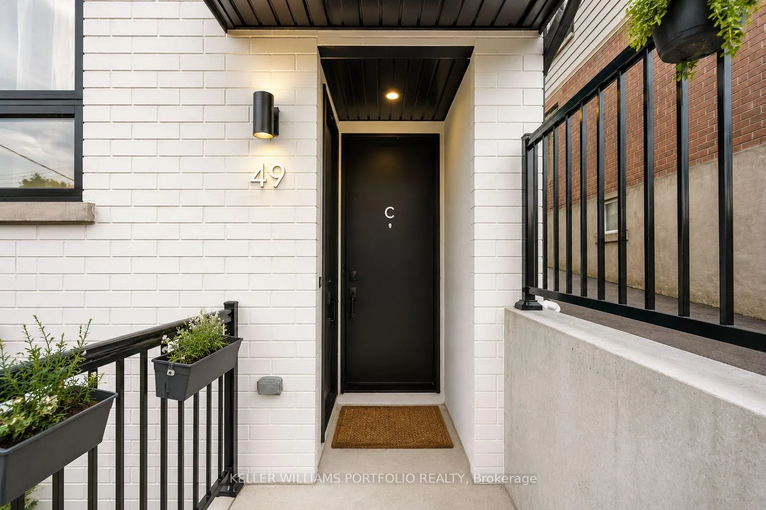 Photo 2 of Unit Unit C, 49 Morningside Avenue, Toronto, High Park-Swansea — HOMEH