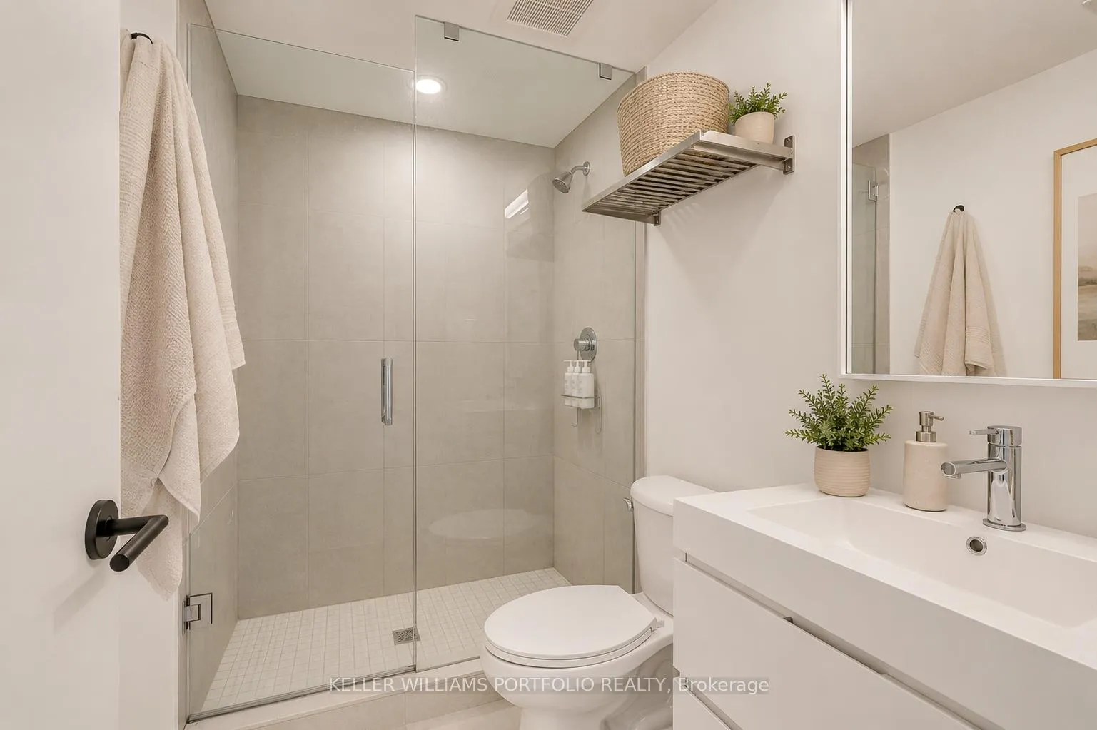 Photo 13 of Unit Unit C, 49 Morningside Avenue, Toronto, High Park-Swansea — HOMEH