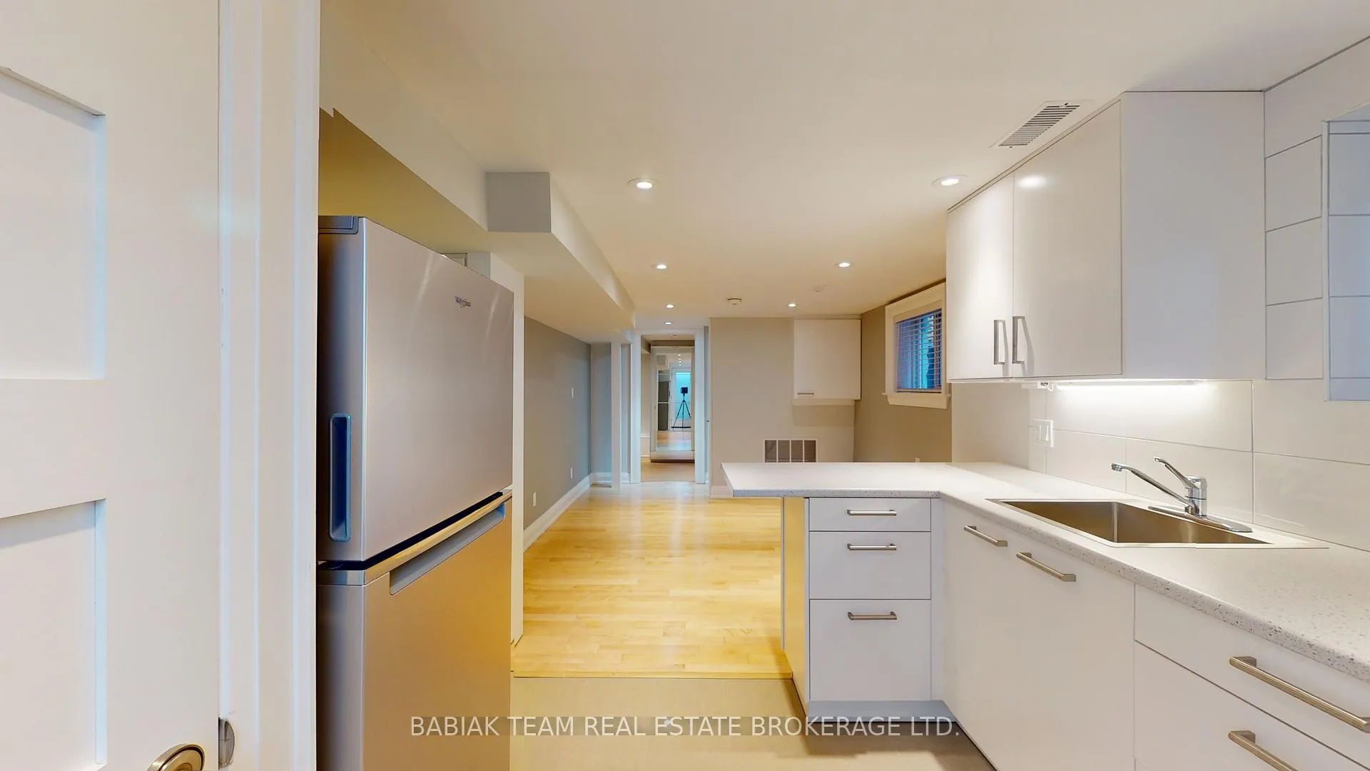 Photo 3 of Unit Lower, 1 Ostend Avenue, Toronto, High Park-Swansea — HOMEH