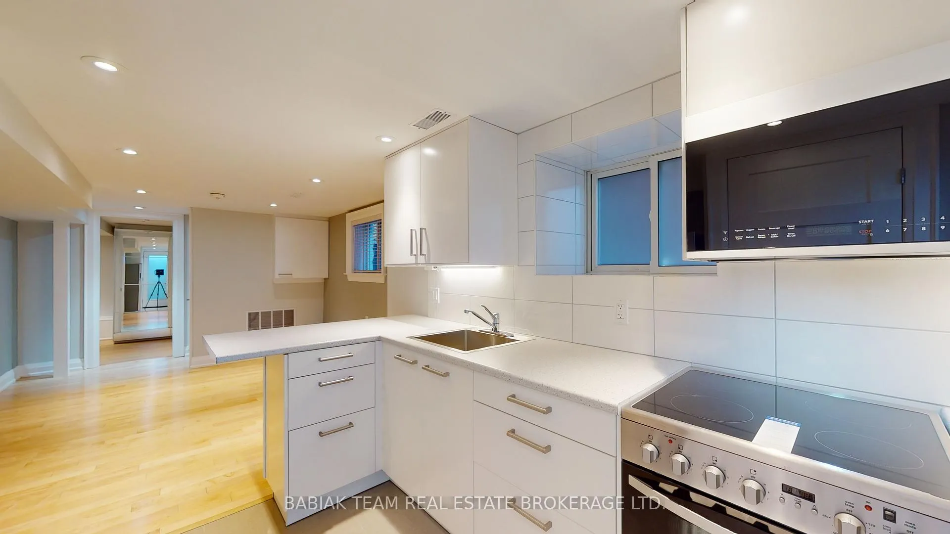 Photo 4 of Unit Lower, 1 Ostend Avenue, Toronto, High Park-Swansea — HOMEH