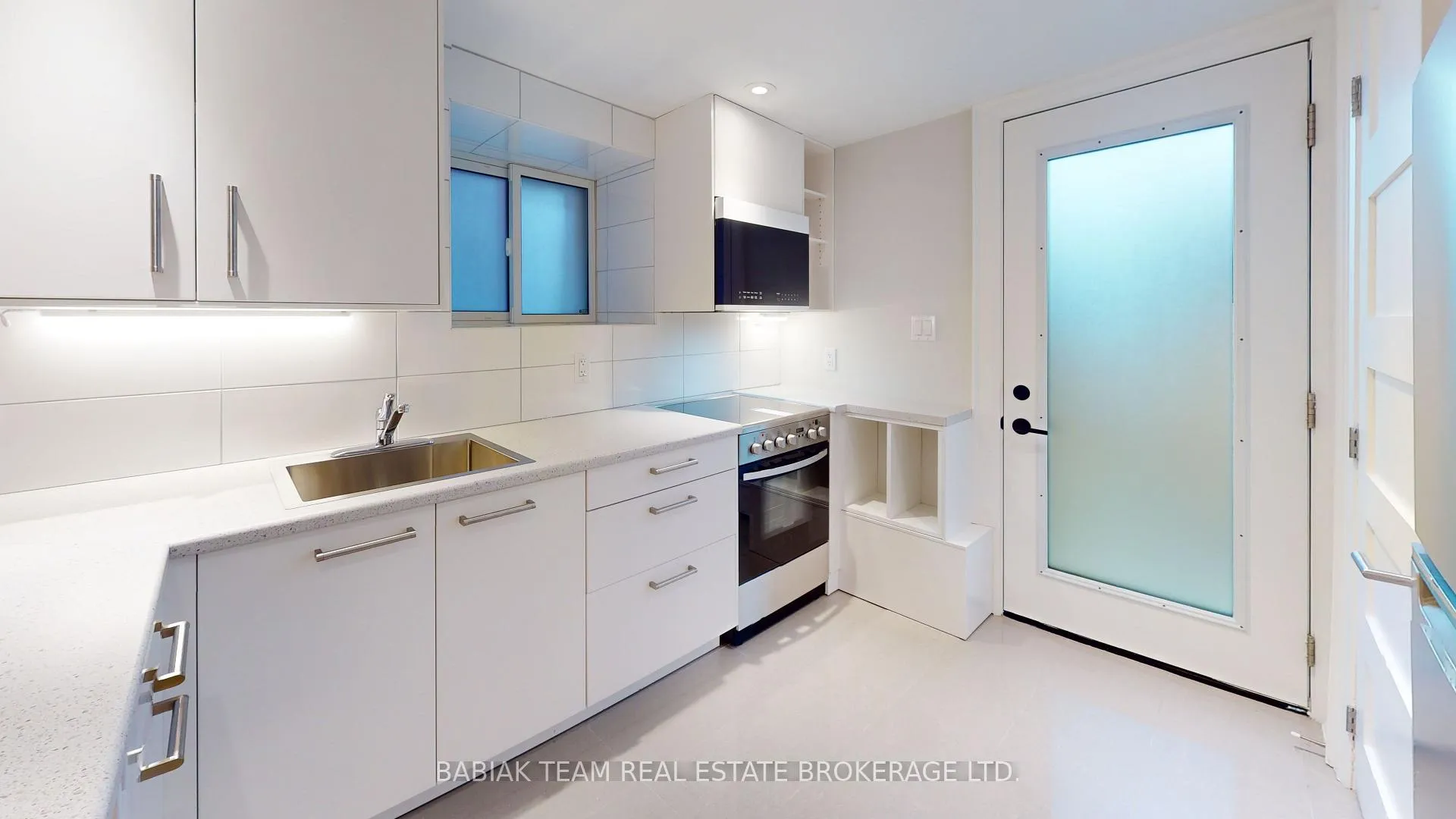 Photo 6 of Unit Lower, 1 Ostend Avenue, Toronto, High Park-Swansea — HOMEH