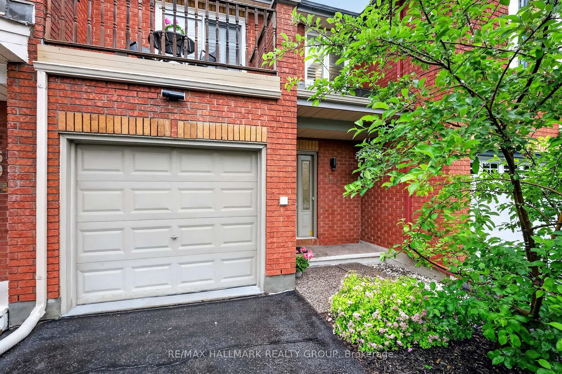 Photo 3 of 162 Dunbarton Court, Ottawa, Cardinal Glen — HOMEH