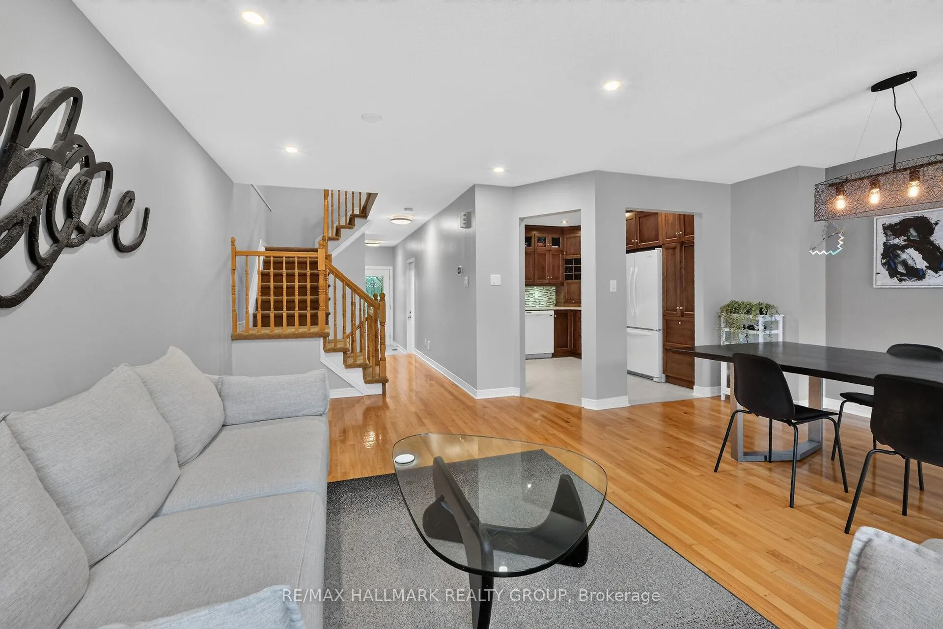 Photo 10 of 162 Dunbarton Court, Ottawa, Cardinal Glen — HOMEH
