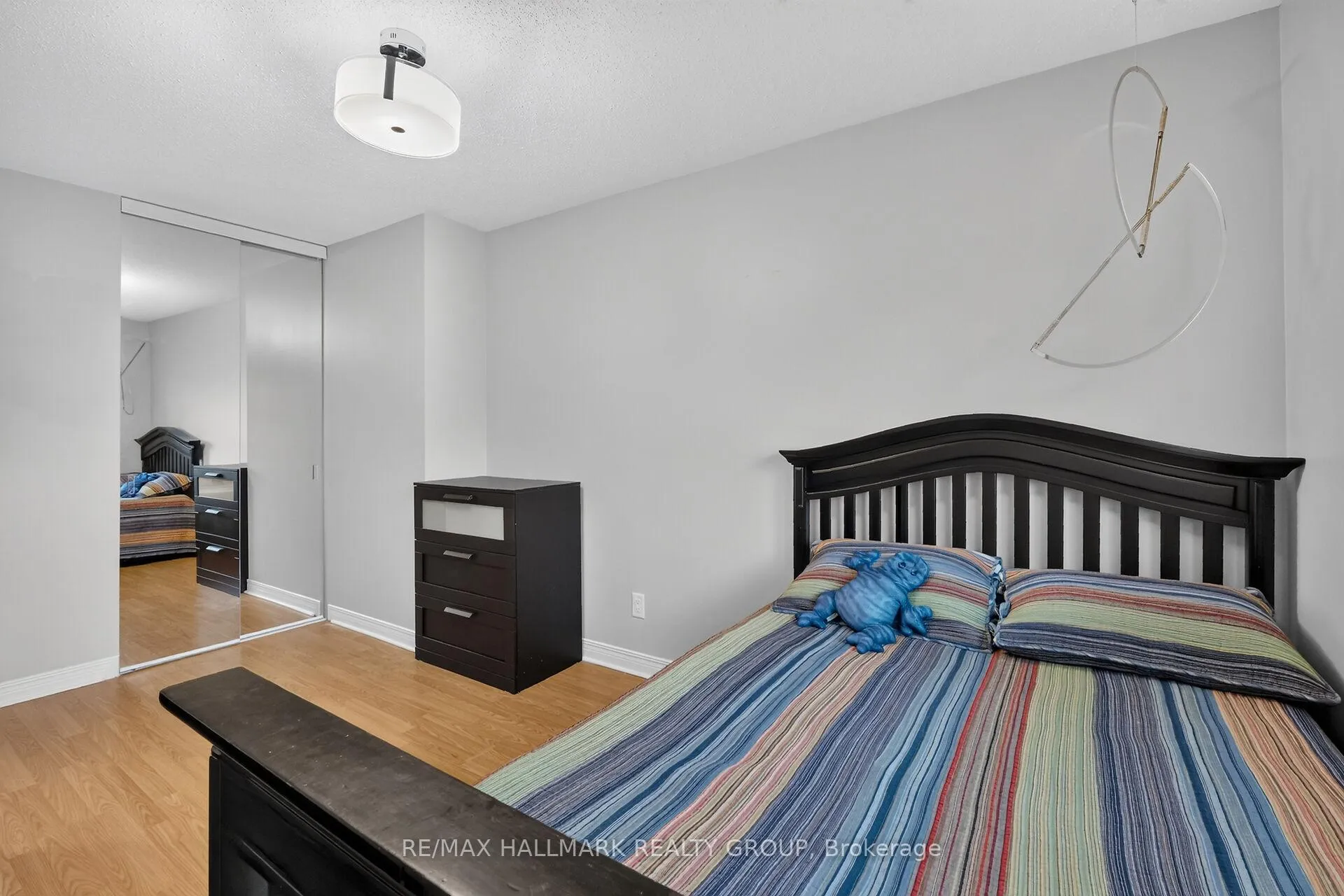 Photo 32 of 162 Dunbarton Court, Ottawa, Cardinal Glen — HOMEH