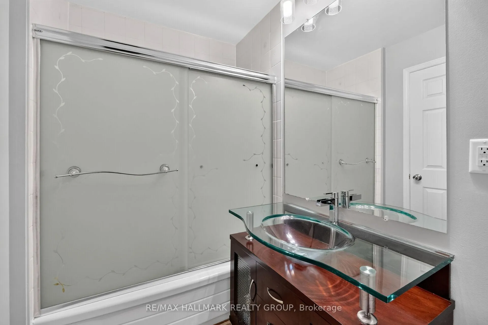 Photo 36 of 162 Dunbarton Court, Ottawa, Cardinal Glen — HOMEH