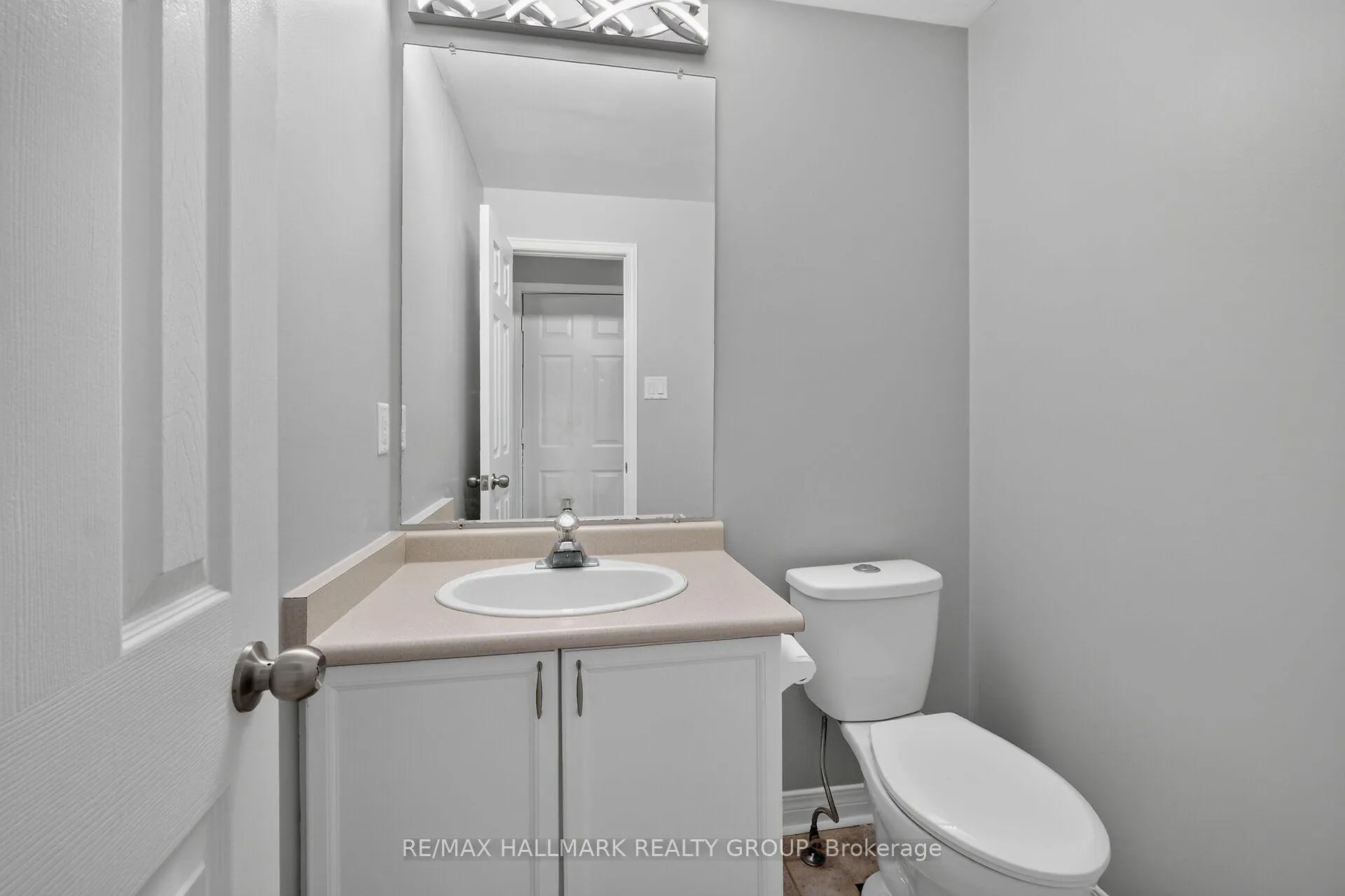 Photo 37 of 162 Dunbarton Court, Ottawa, Cardinal Glen — HOMEH