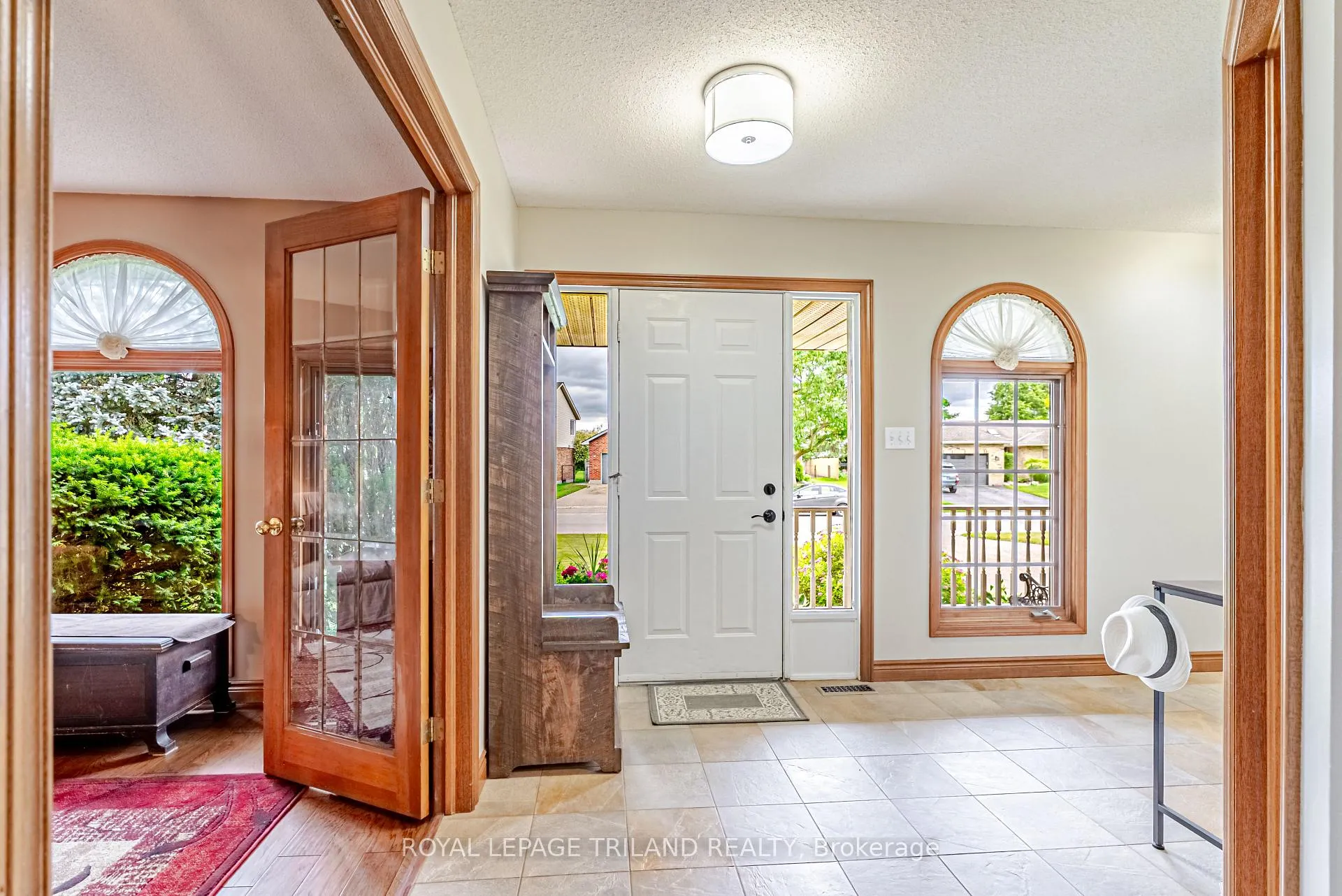 Photo 12 of 89 Parkview Drive, Thames Centre, Dorchester — HOMEH
