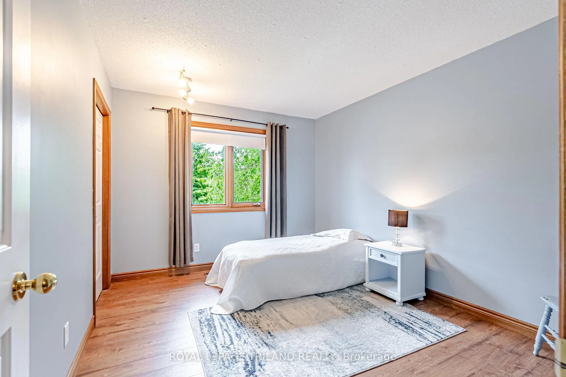 Photo 24 of 89 Parkview Drive, Thames Centre, Dorchester — HOMEH