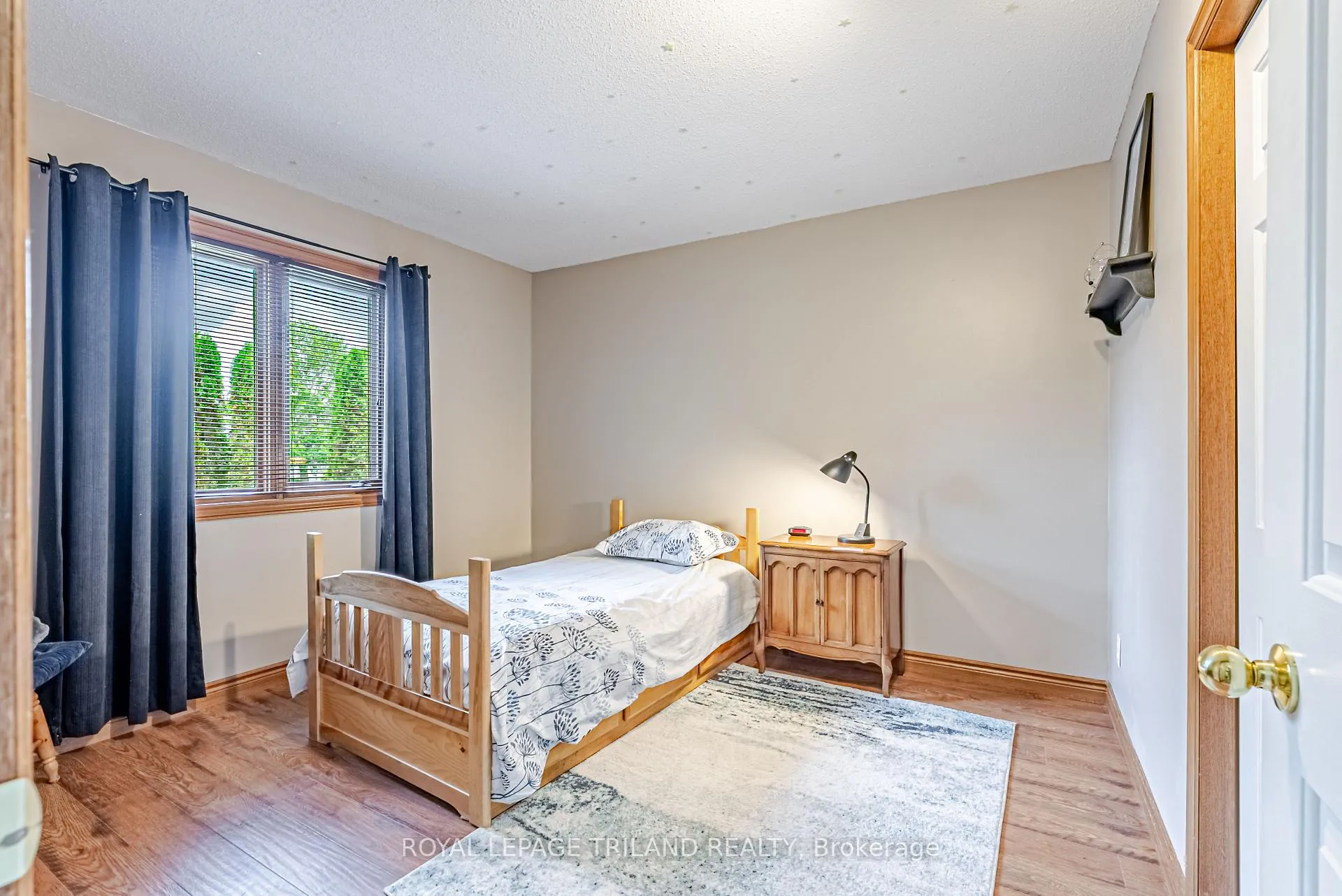 Photo 25 of 89 Parkview Drive, Thames Centre, Dorchester — HOMEH