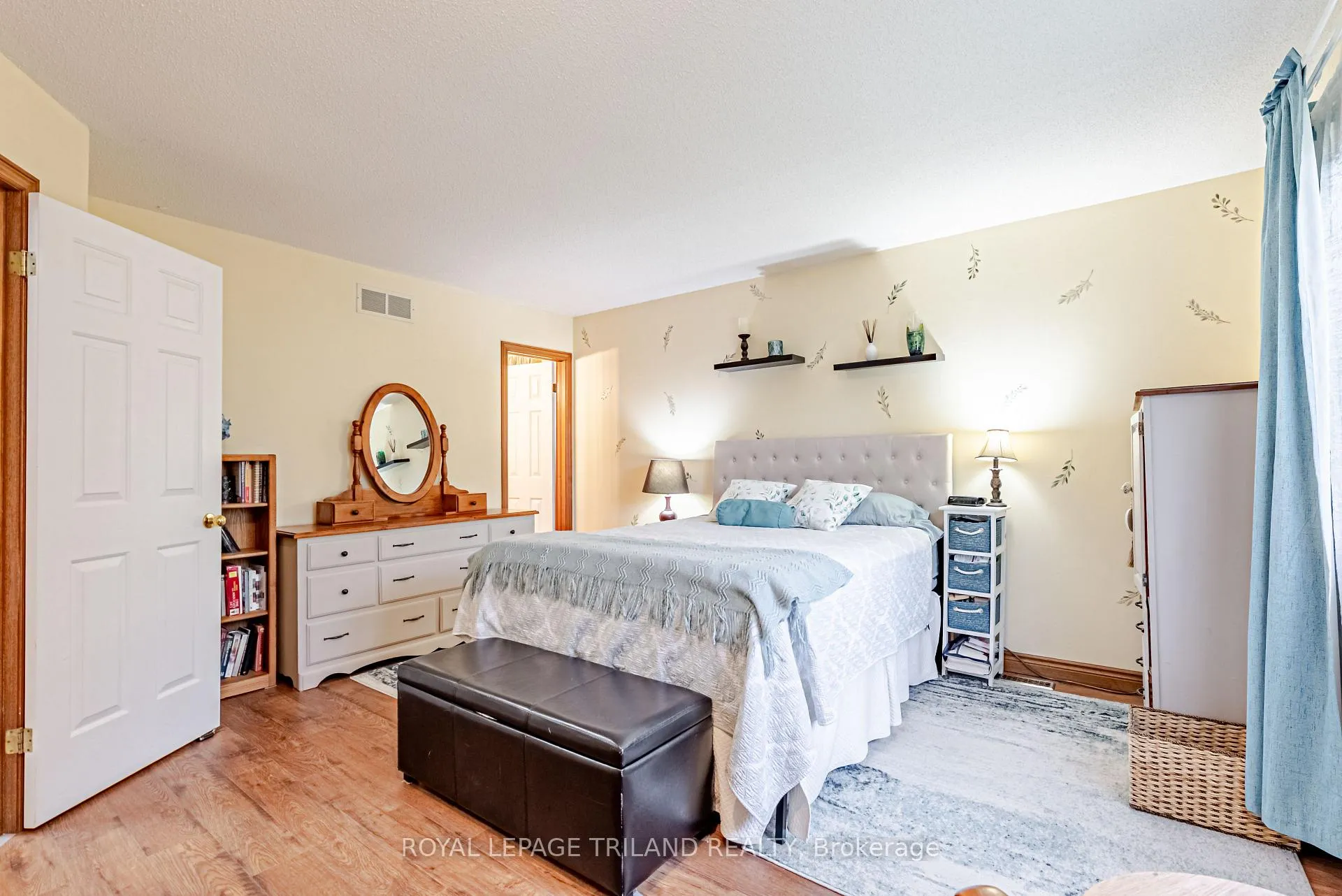 Photo 27 of 89 Parkview Drive, Thames Centre, Dorchester — HOMEH