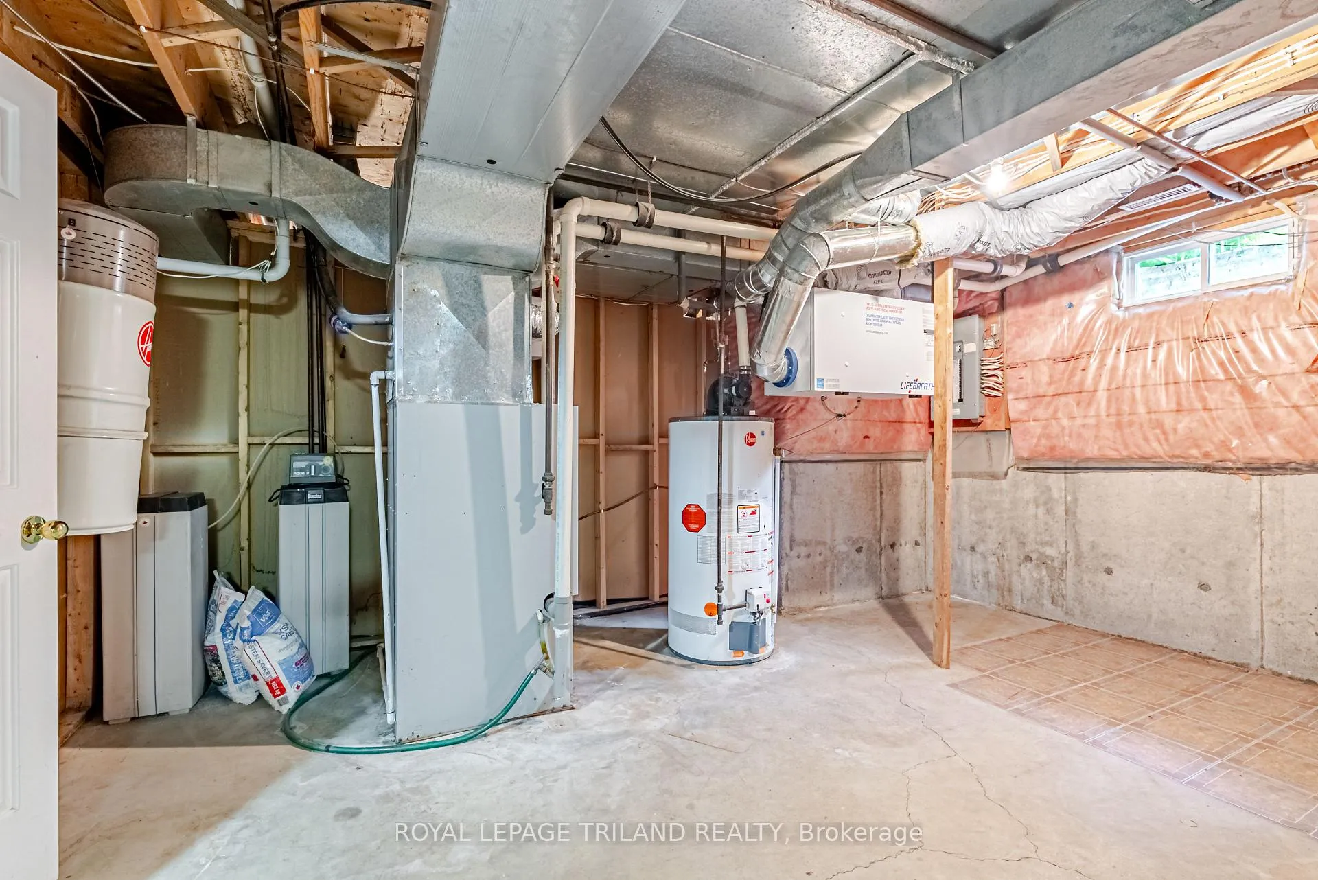 Photo 35 of 89 Parkview Drive, Thames Centre, Dorchester — HOMEH