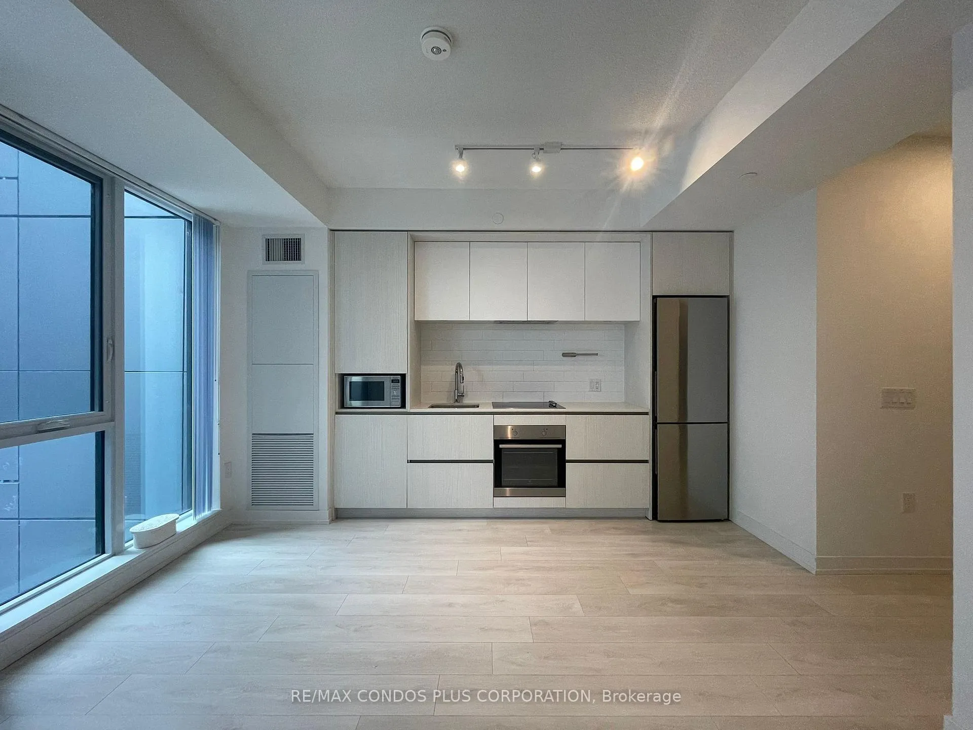 Photo 2 of Unit 702, 225 Sumach Street, Toronto, Regent Park — HOMEH