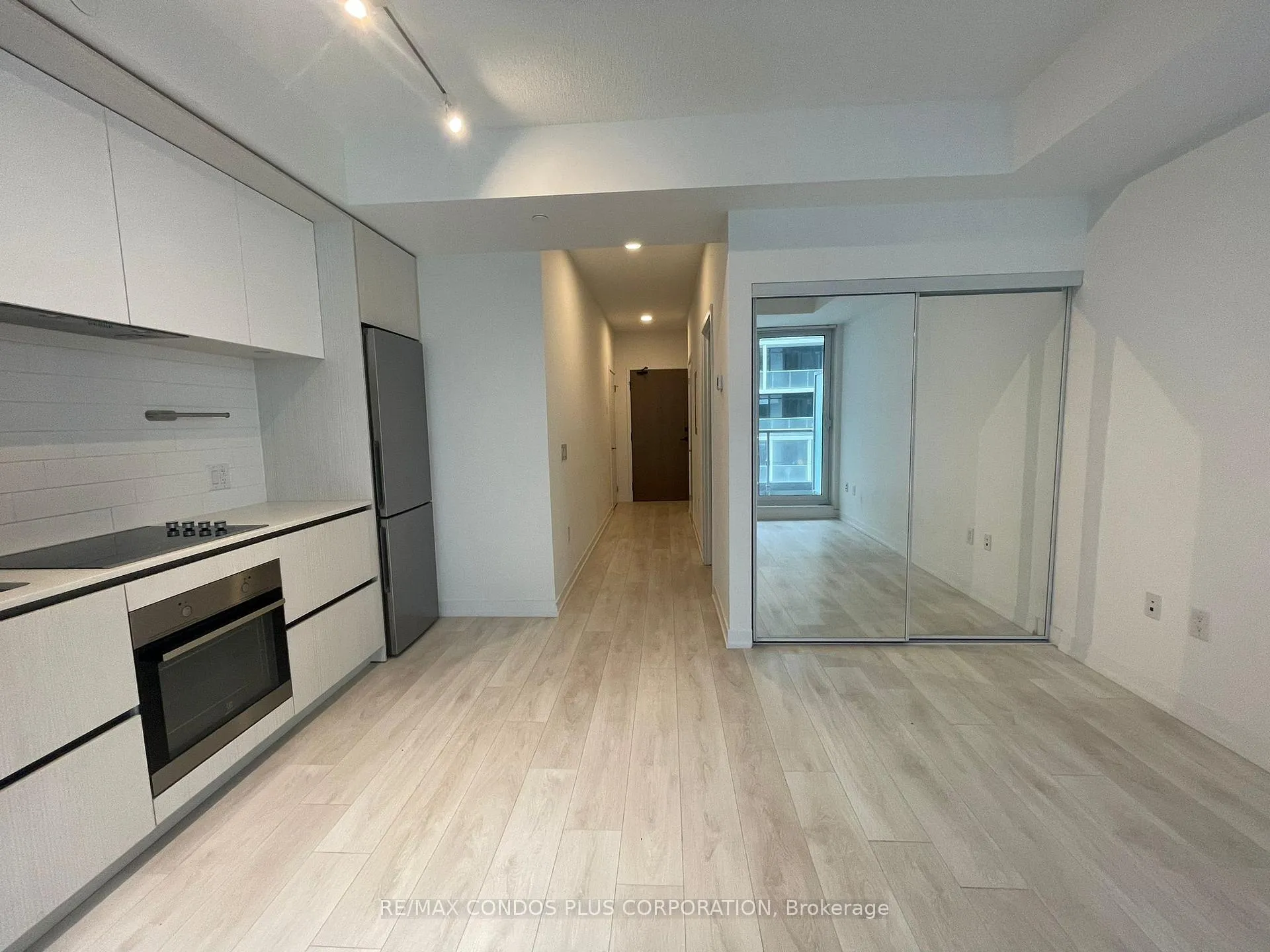 Photo 5 of Unit 702, 225 Sumach Street, Toronto, Regent Park — HOMEH