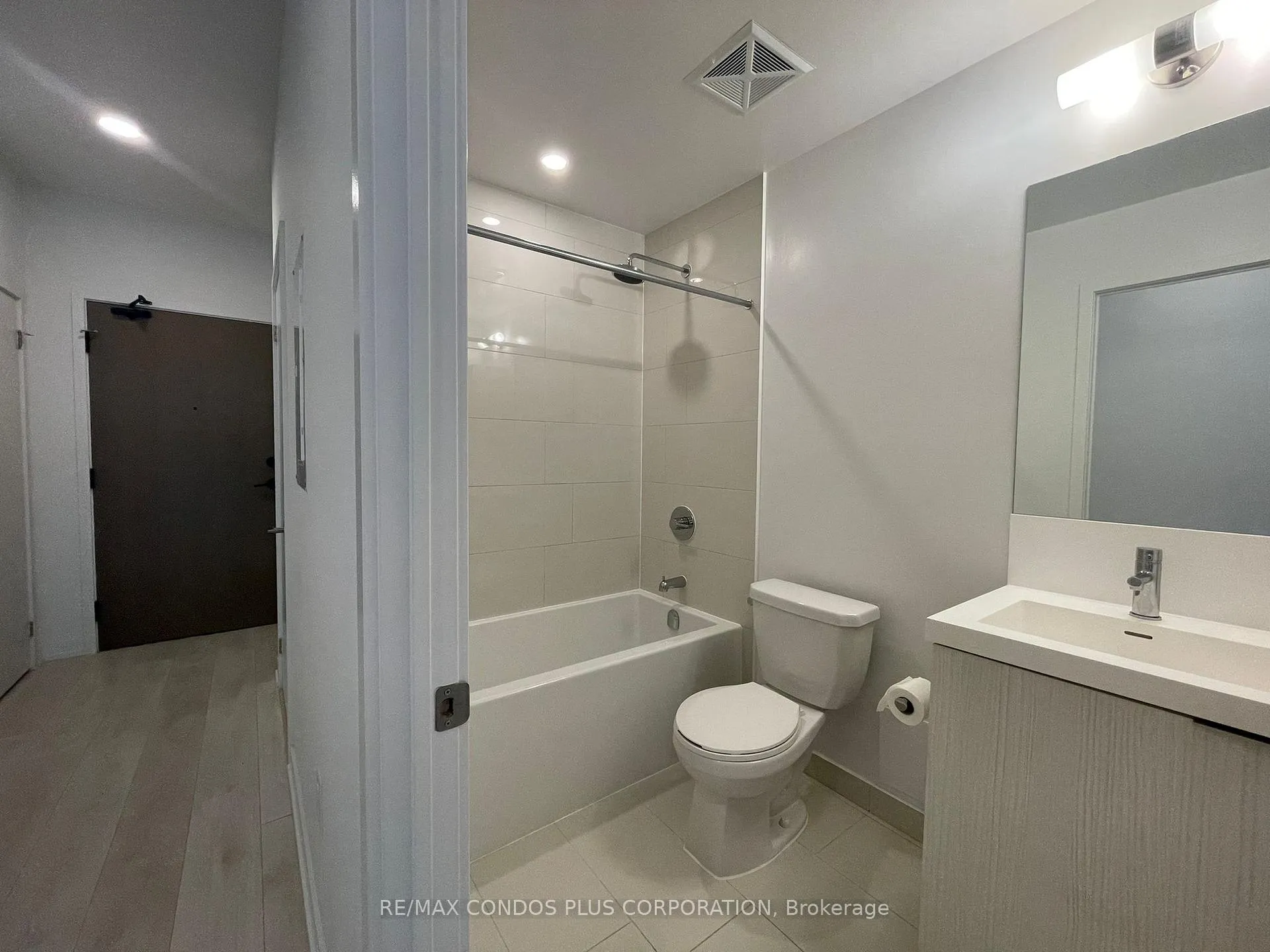 Photo 8 of Unit 702, 225 Sumach Street, Toronto, Regent Park — HOMEH