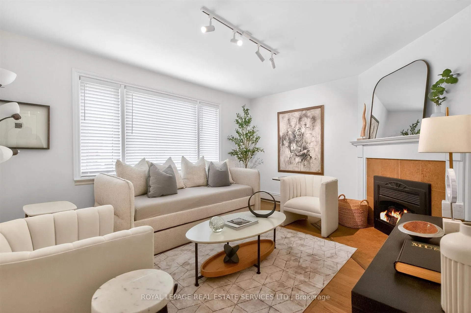 Photo 15 of 25 Lorindale Avenue, Toronto, Lawrence Park North — HOMEH