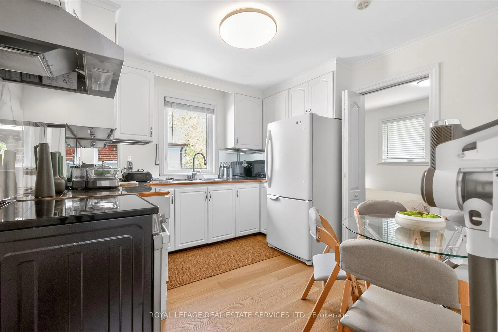 Photo 20 of 25 Lorindale Avenue, Toronto, Lawrence Park North — HOMEH