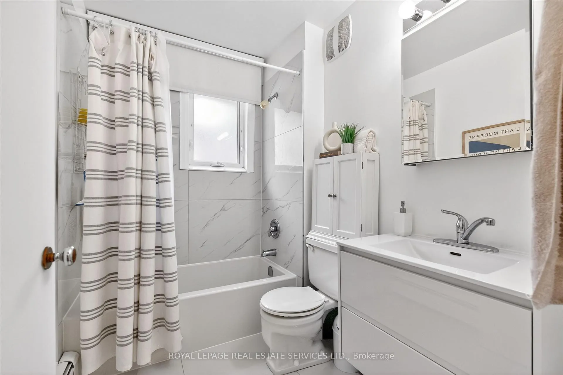 Photo 23 of 25 Lorindale Avenue, Toronto, Lawrence Park North — HOMEH