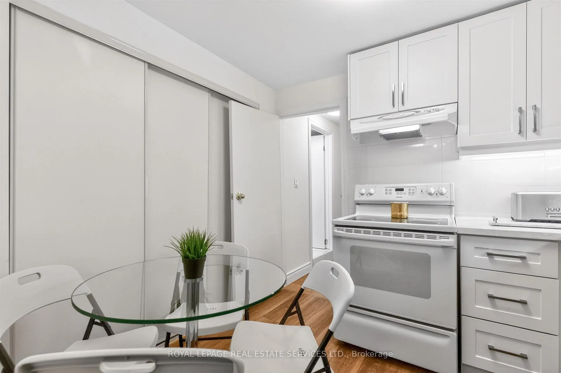 Photo 30 of 25 Lorindale Avenue, Toronto, Lawrence Park North — HOMEH