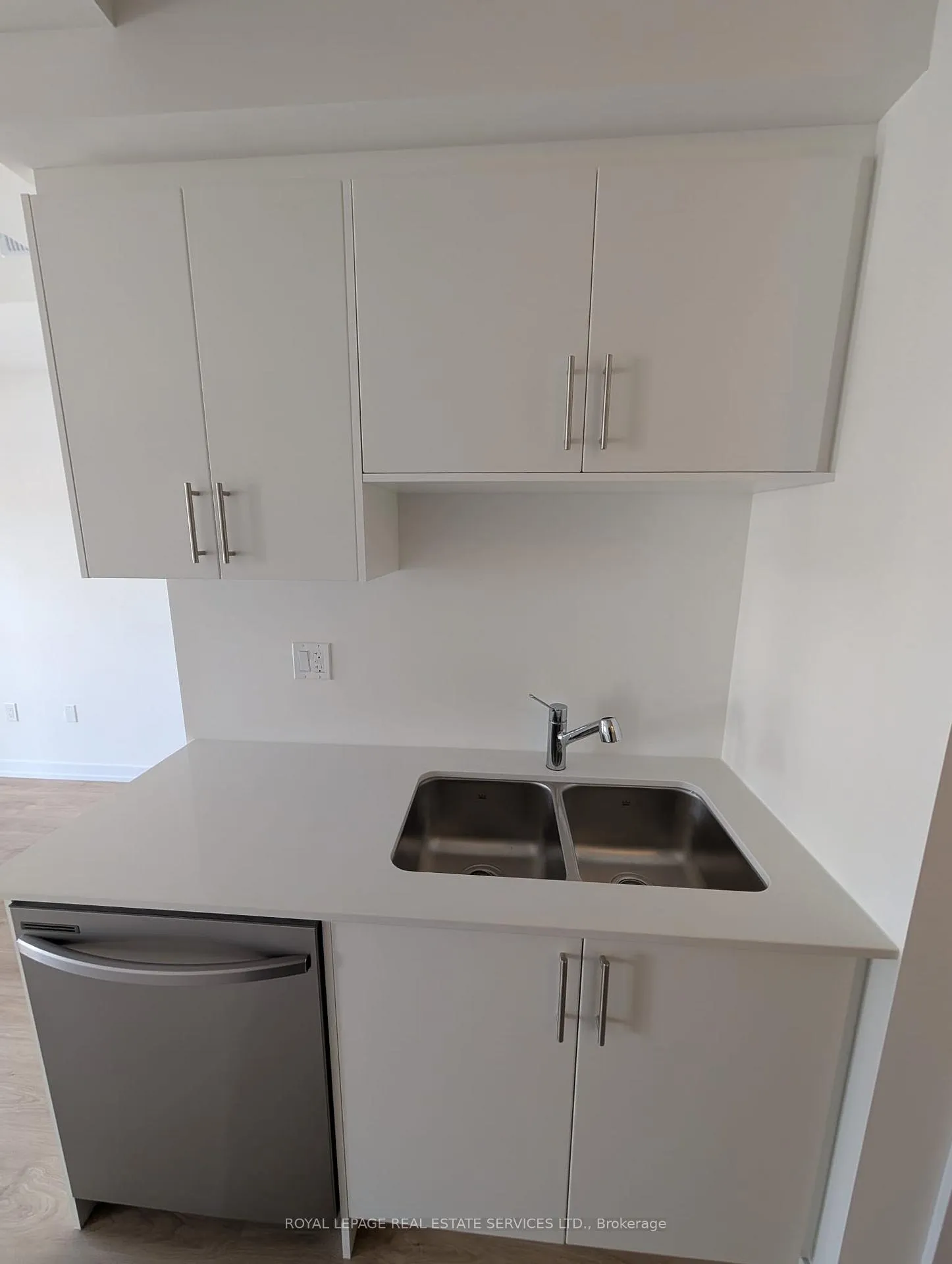 Photo 9 of Unit 93, 42 Lowes Road W, Guelph, Clairfields/Hanlon Business Park — HOMEH