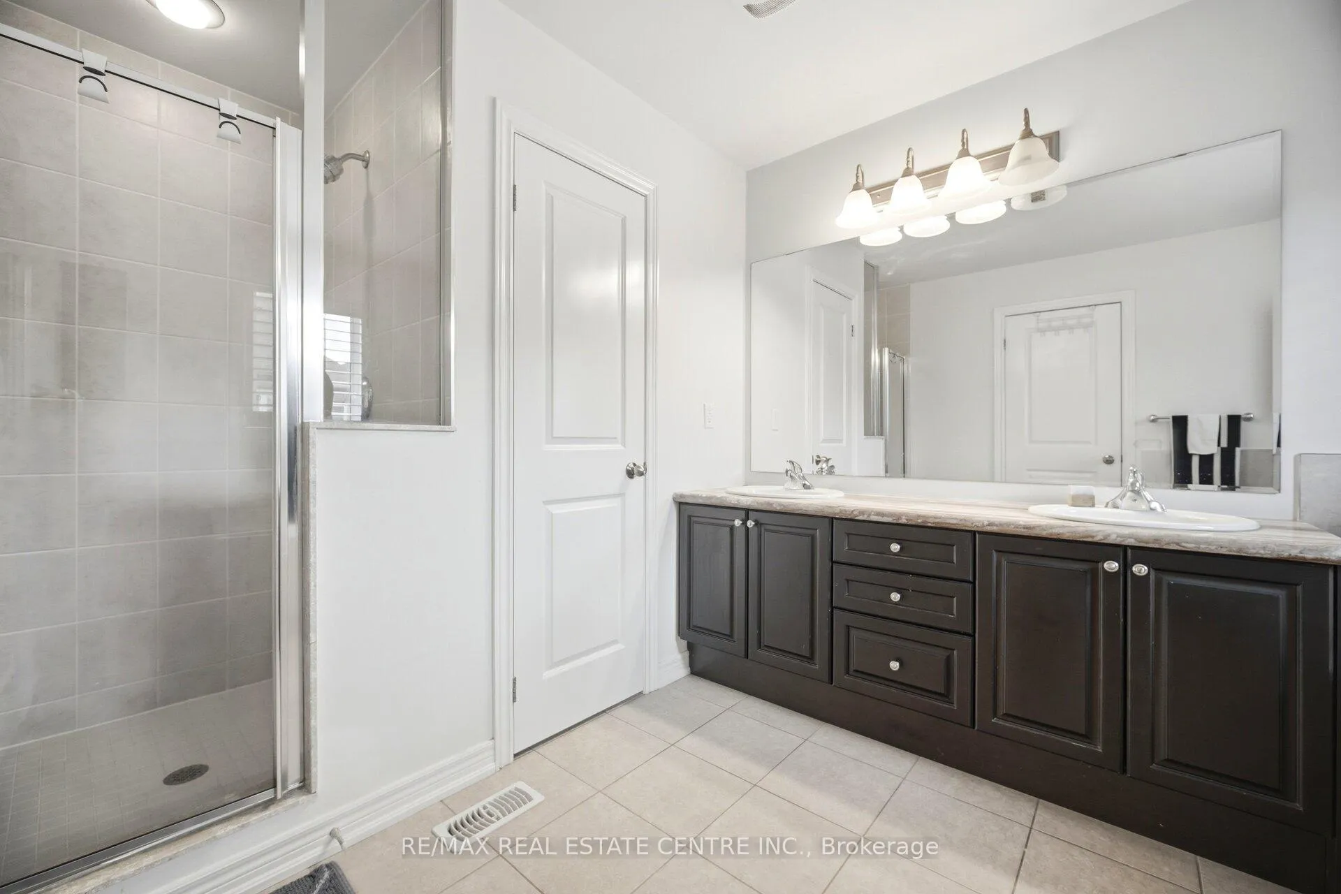 Photo 30 of Isaac 3051 Avenue, Oakville, Glenorchy — HOMEH