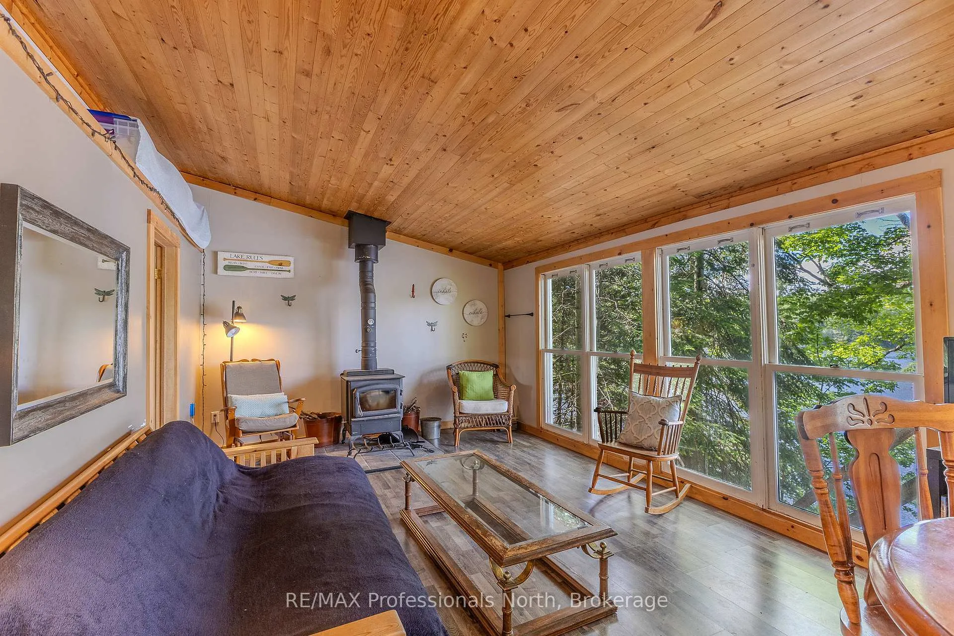 Photo 16 of 1016 Twilight Close, Algonquin Highlands, McClintock — HOMEH