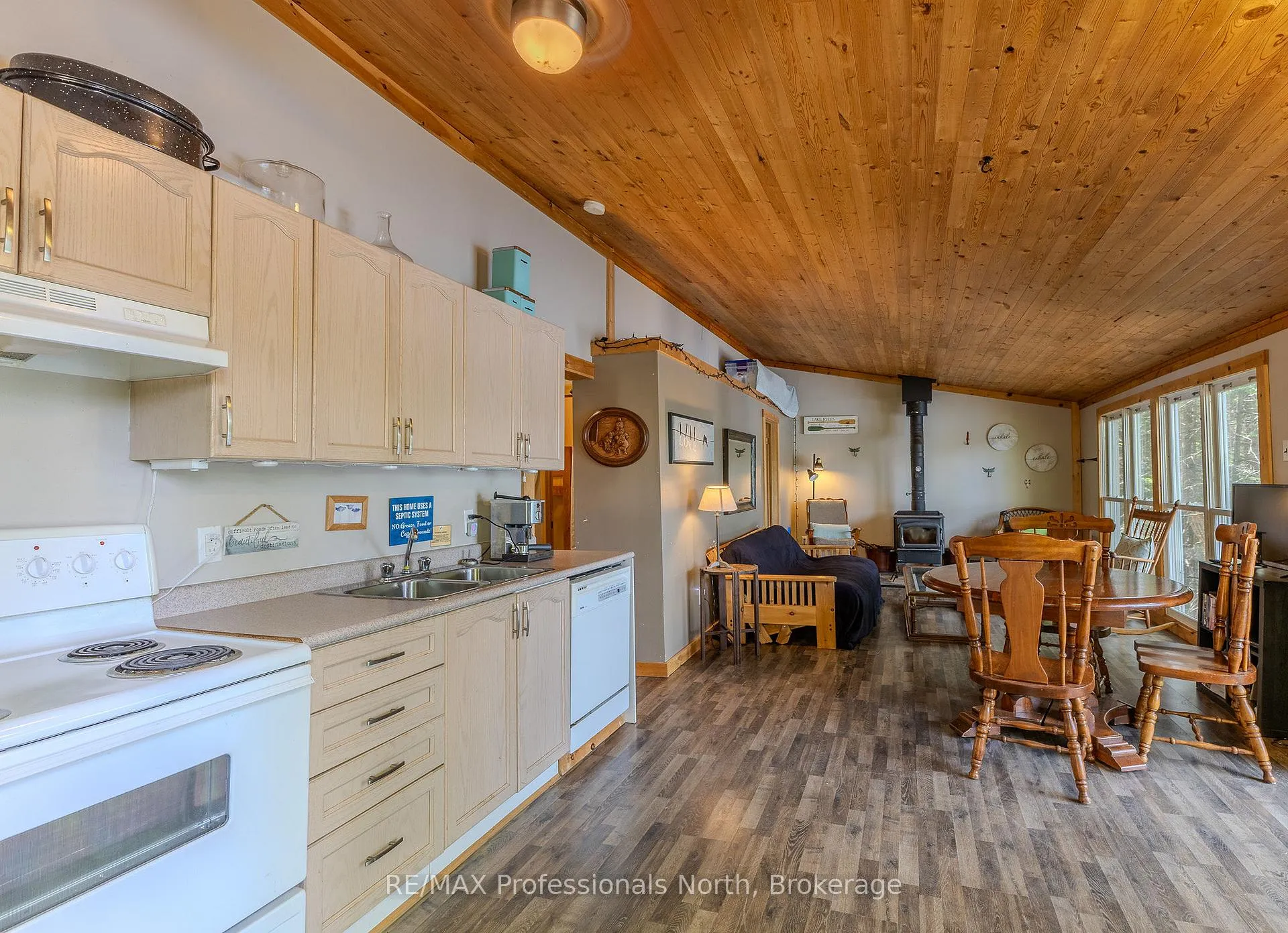Photo 21 of 1016 Twilight Close, Algonquin Highlands, McClintock — HOMEH