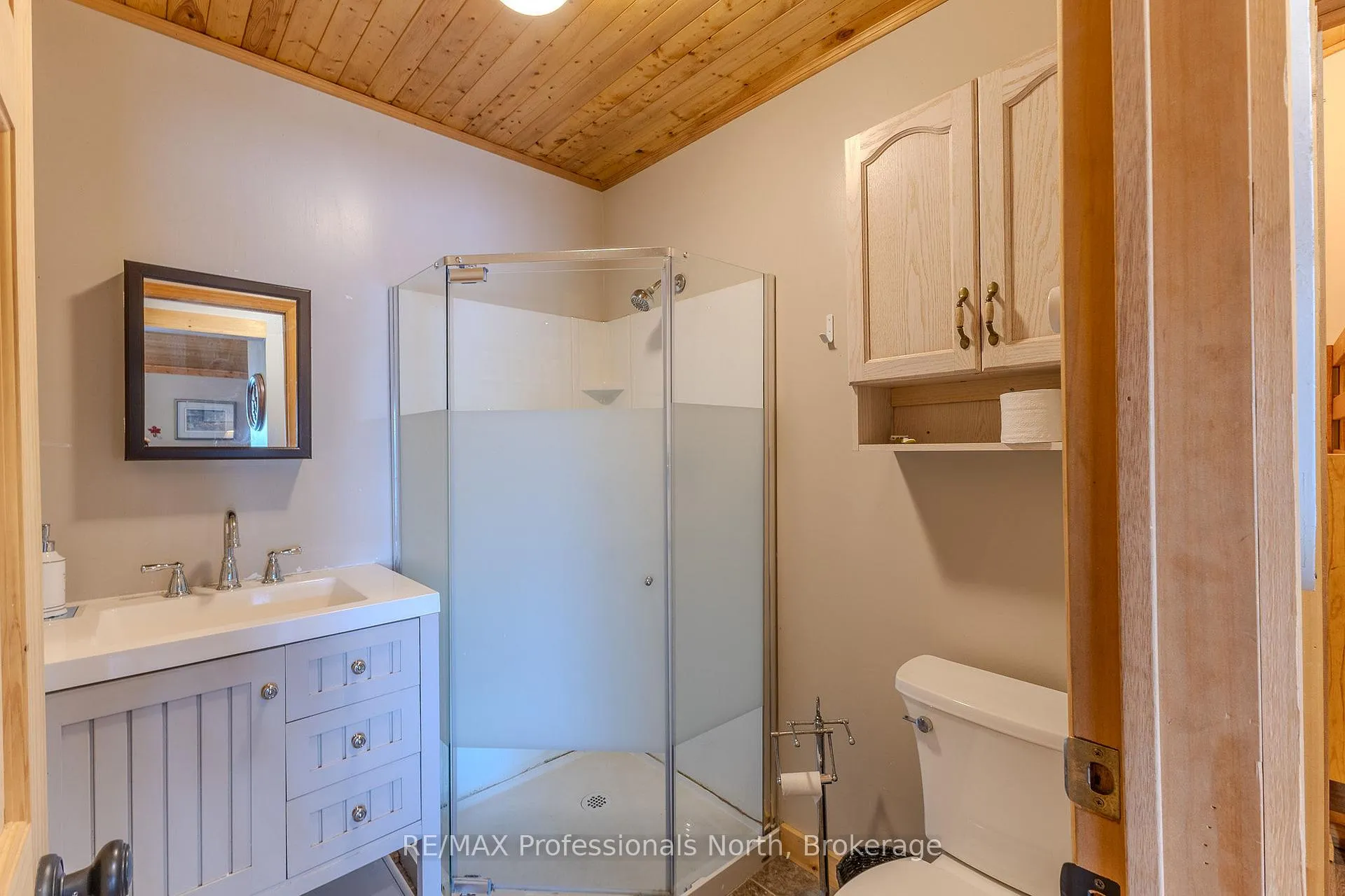 Photo 25 of 1016 Twilight Close, Algonquin Highlands, McClintock — HOMEH