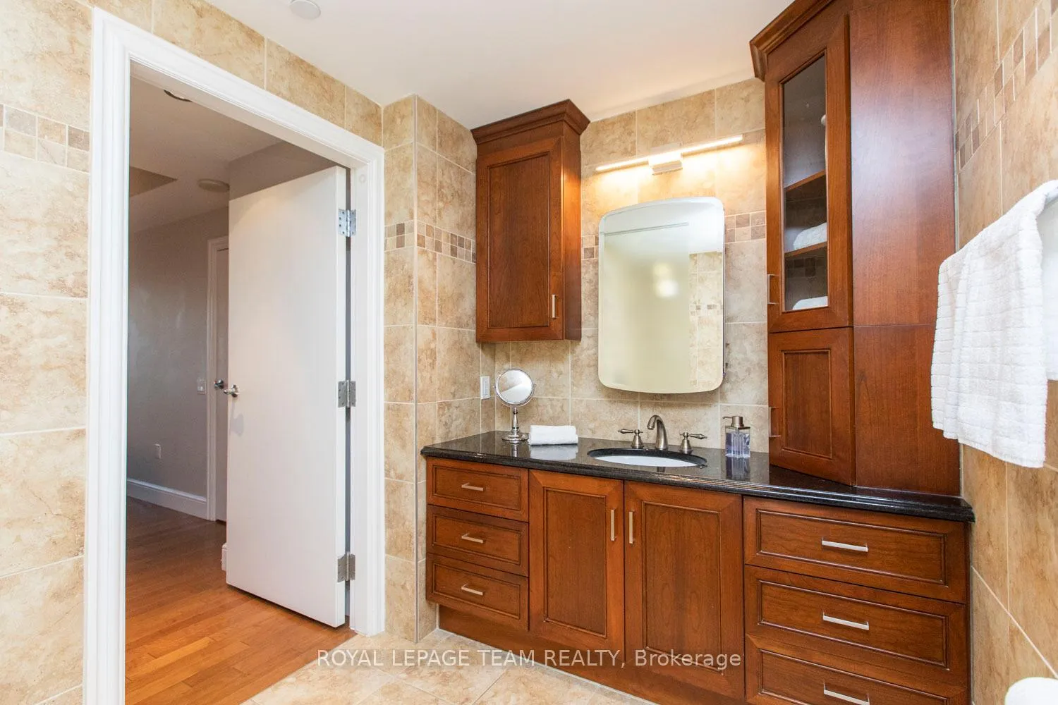 Photo 15 of Unit 1108, 90 George Street, Ottawa, Lower Town/Byward Market — HOMEH