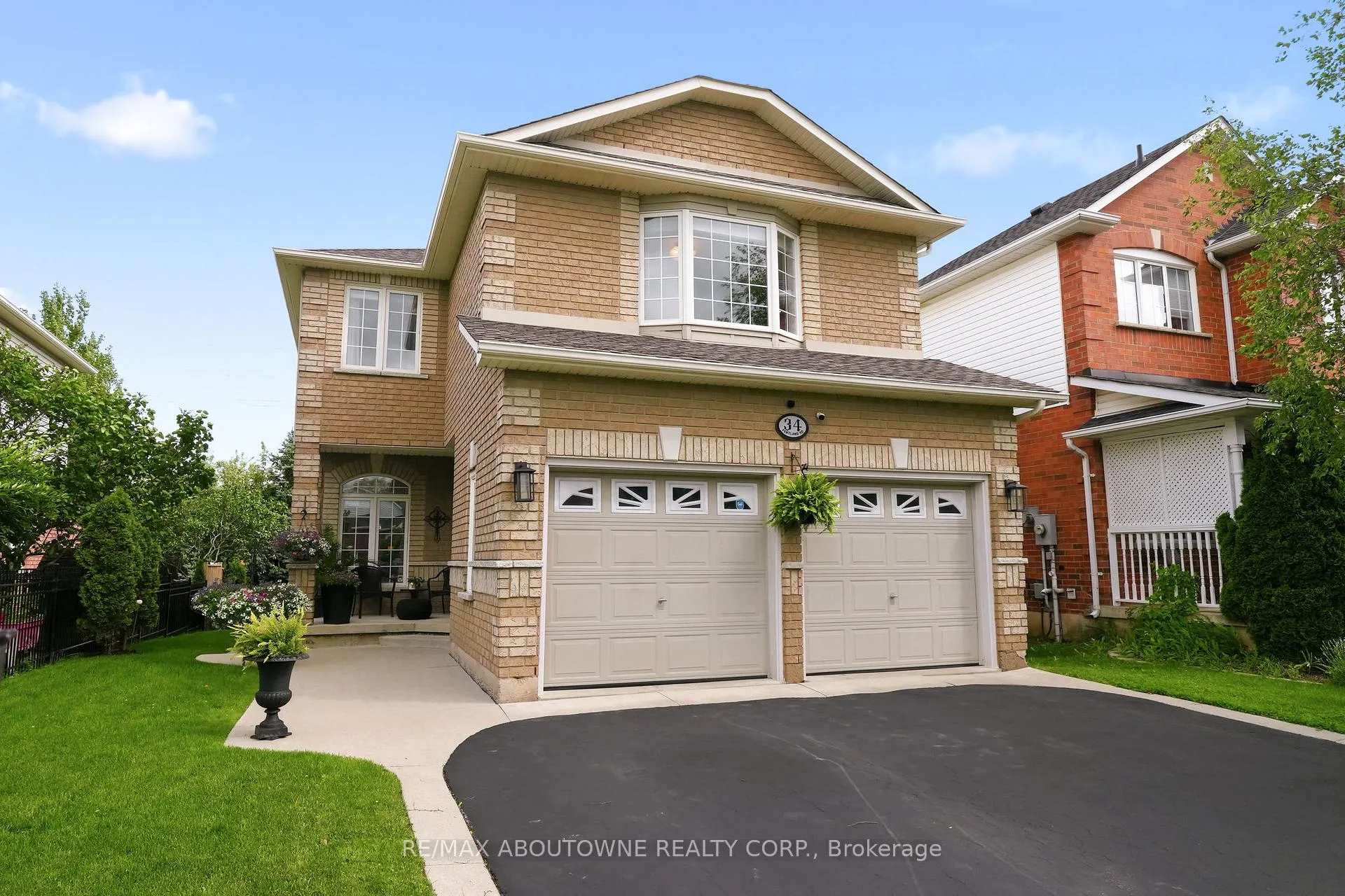 Photo 1 of 34 Pentland Road, Hamilton, Waterdown — HOMEH