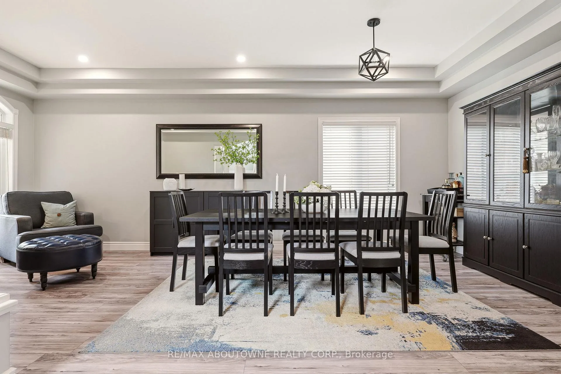 Photo 7 of 34 Pentland Road, Hamilton, Waterdown — HOMEH