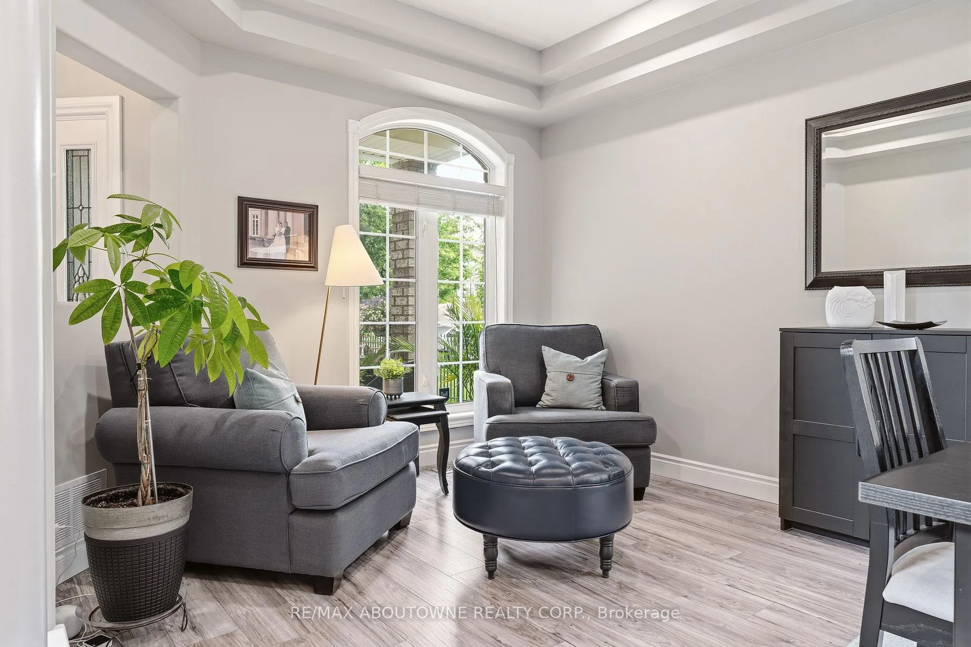 Photo 8 of 34 Pentland Road, Hamilton, Waterdown — HOMEH