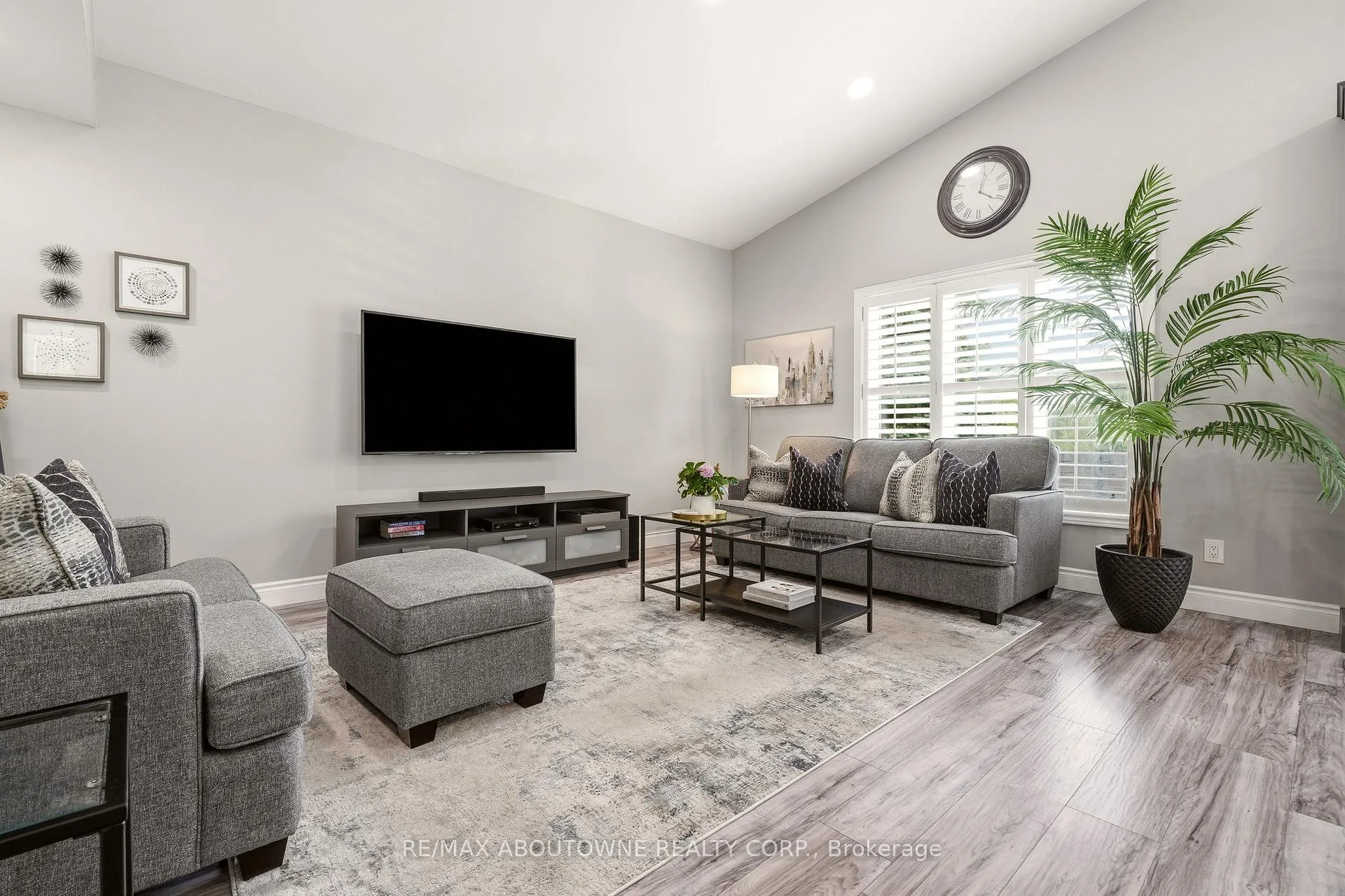 Photo 21 of 34 Pentland Road, Hamilton, Waterdown — HOMEH