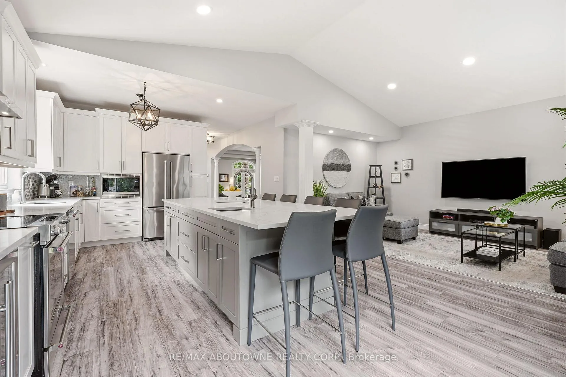 Photo 24 of 34 Pentland Road, Hamilton, Waterdown — HOMEH
