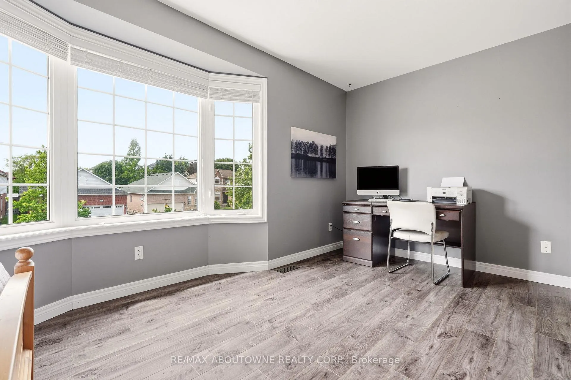 Photo 38 of 34 Pentland Road, Hamilton, Waterdown — HOMEH