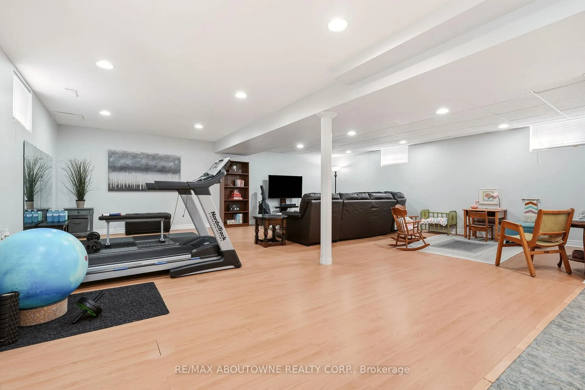 Photo 43 of 34 Pentland Road, Hamilton, Waterdown — HOMEH