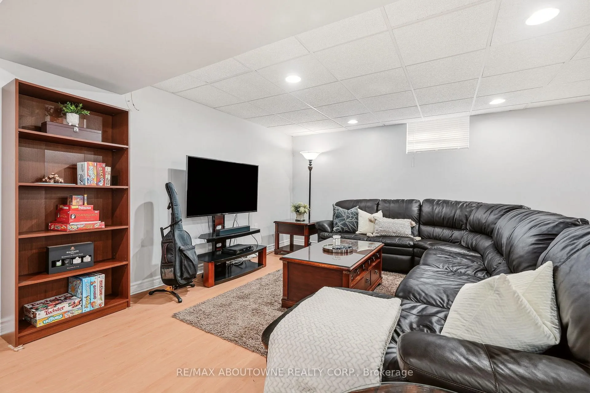 Photo 44 of 34 Pentland Road, Hamilton, Waterdown — HOMEH